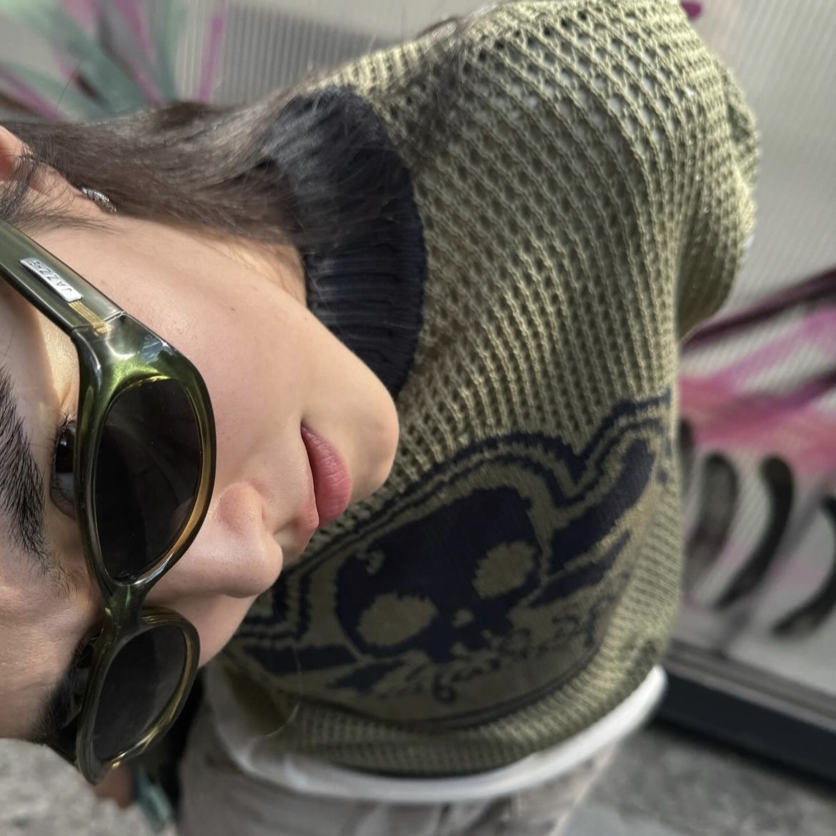 Safarispot Multi Skull Mesh Knit Olive Navy, Safarispot Multi Skull Mesh Knit Ivory Mint 착용 스타일
