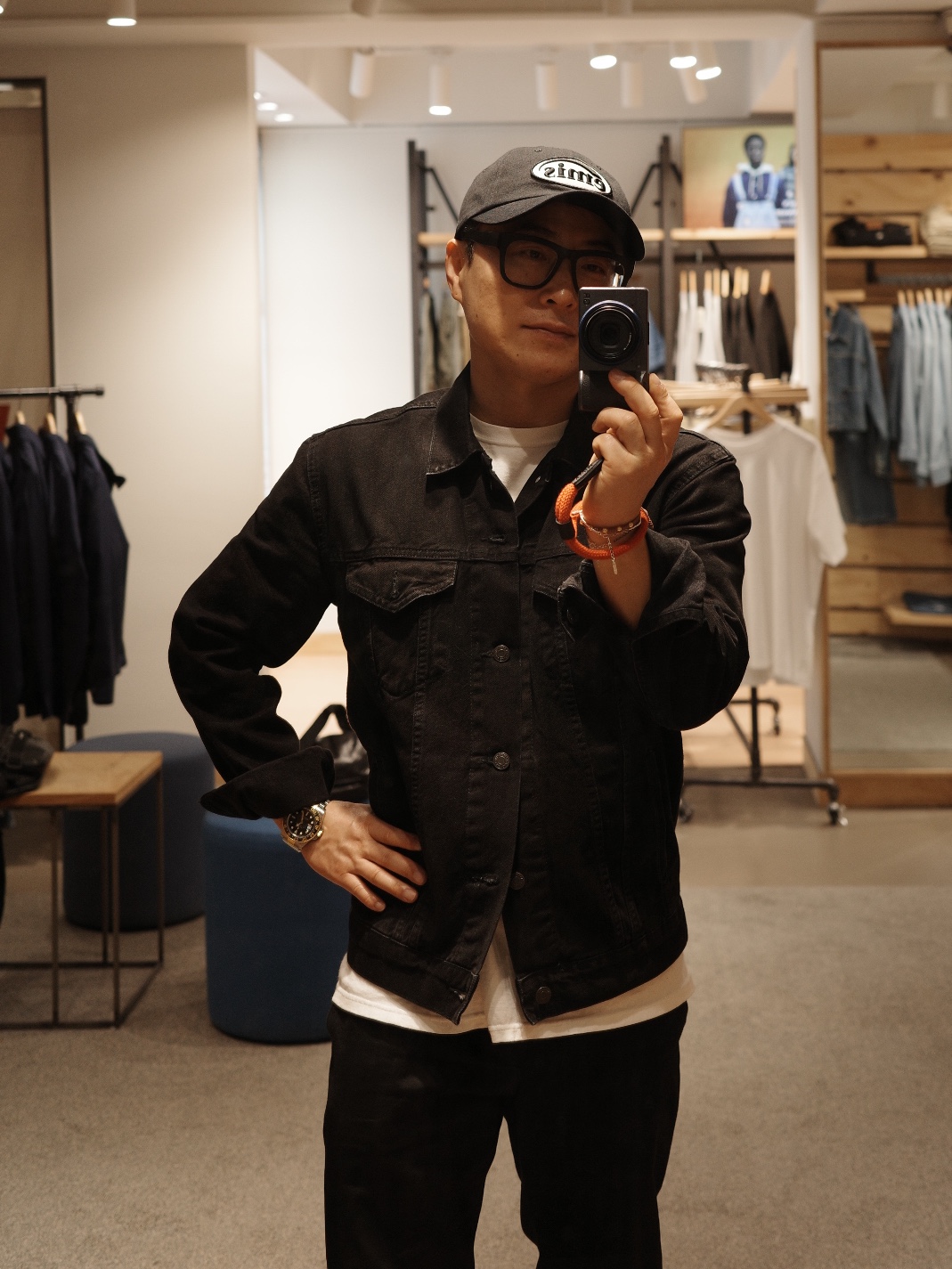 Emis Tone On Tone Wappen Ball Cap Black 착용 스타일