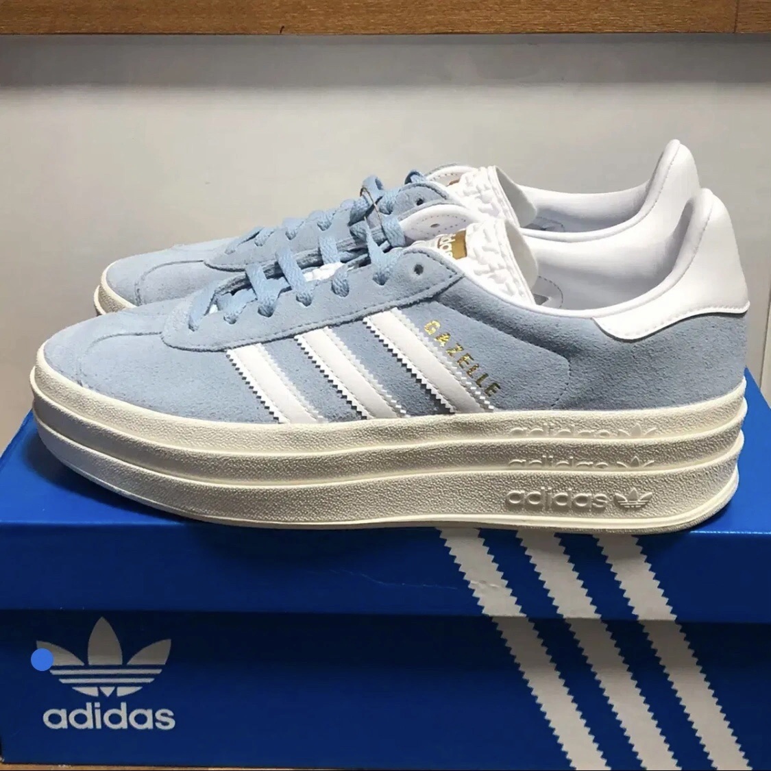 (W) Adidas Gazelle Bold Clear Sky White 착용 스타일