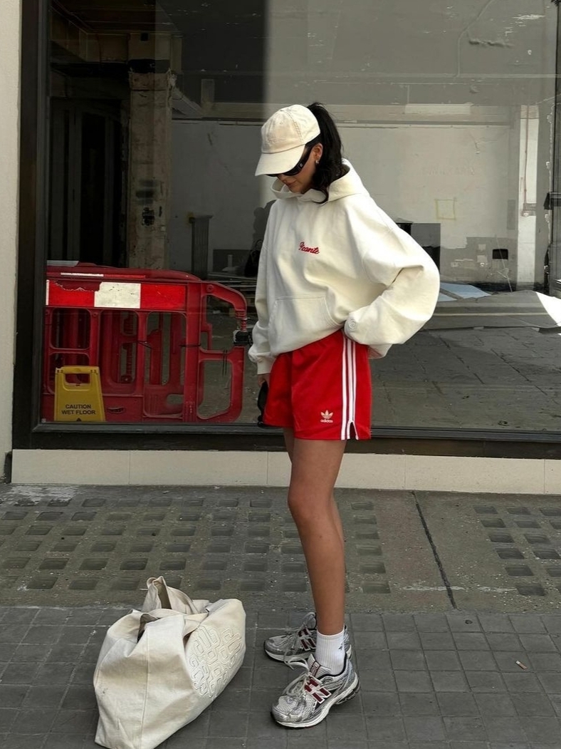 (W) Adidas Firebird Shorts Better Scarlet - KR Sizing 착용 스타일 - 1