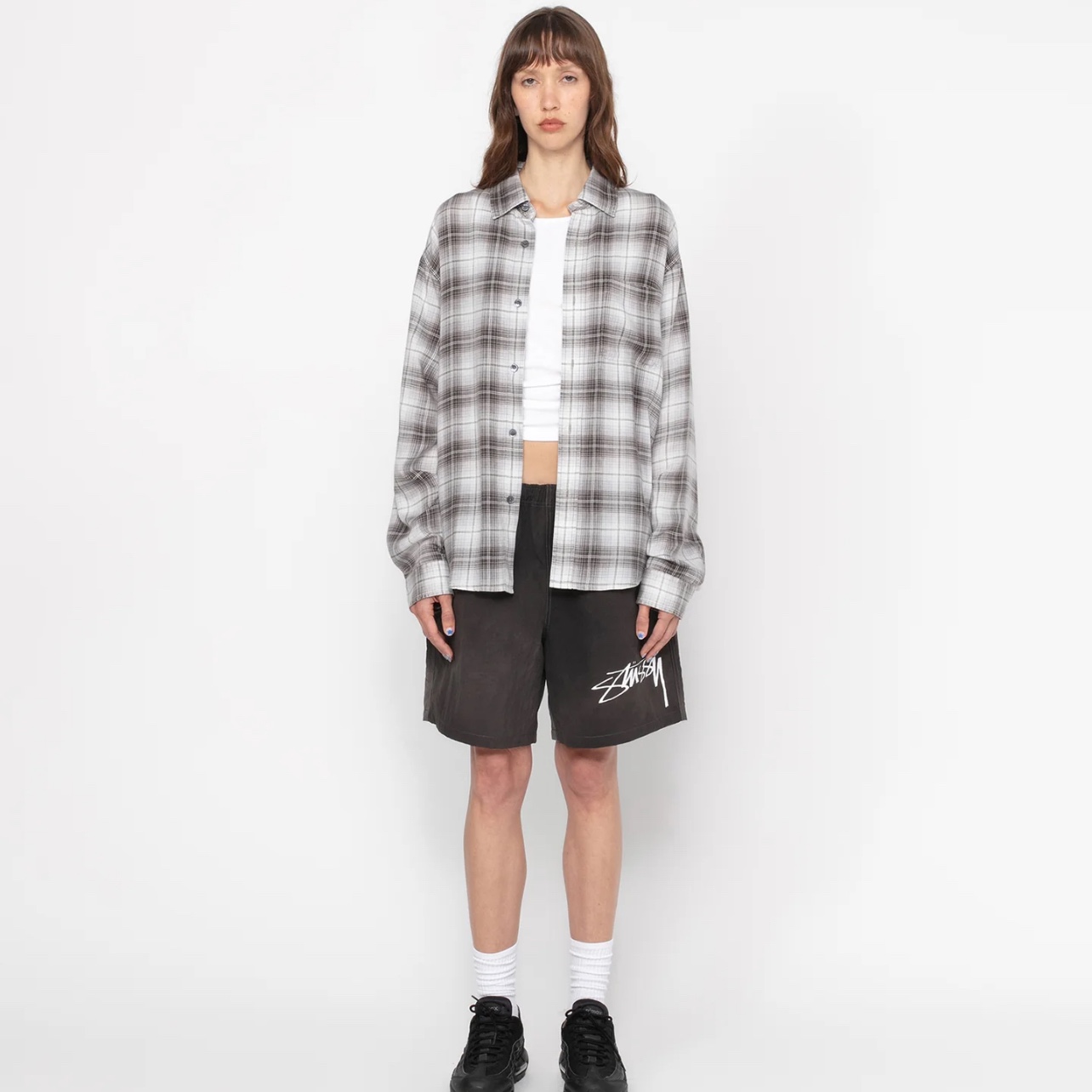 Stussy Wave Dye Nylon Shorts Black 착용 스타일 - 2