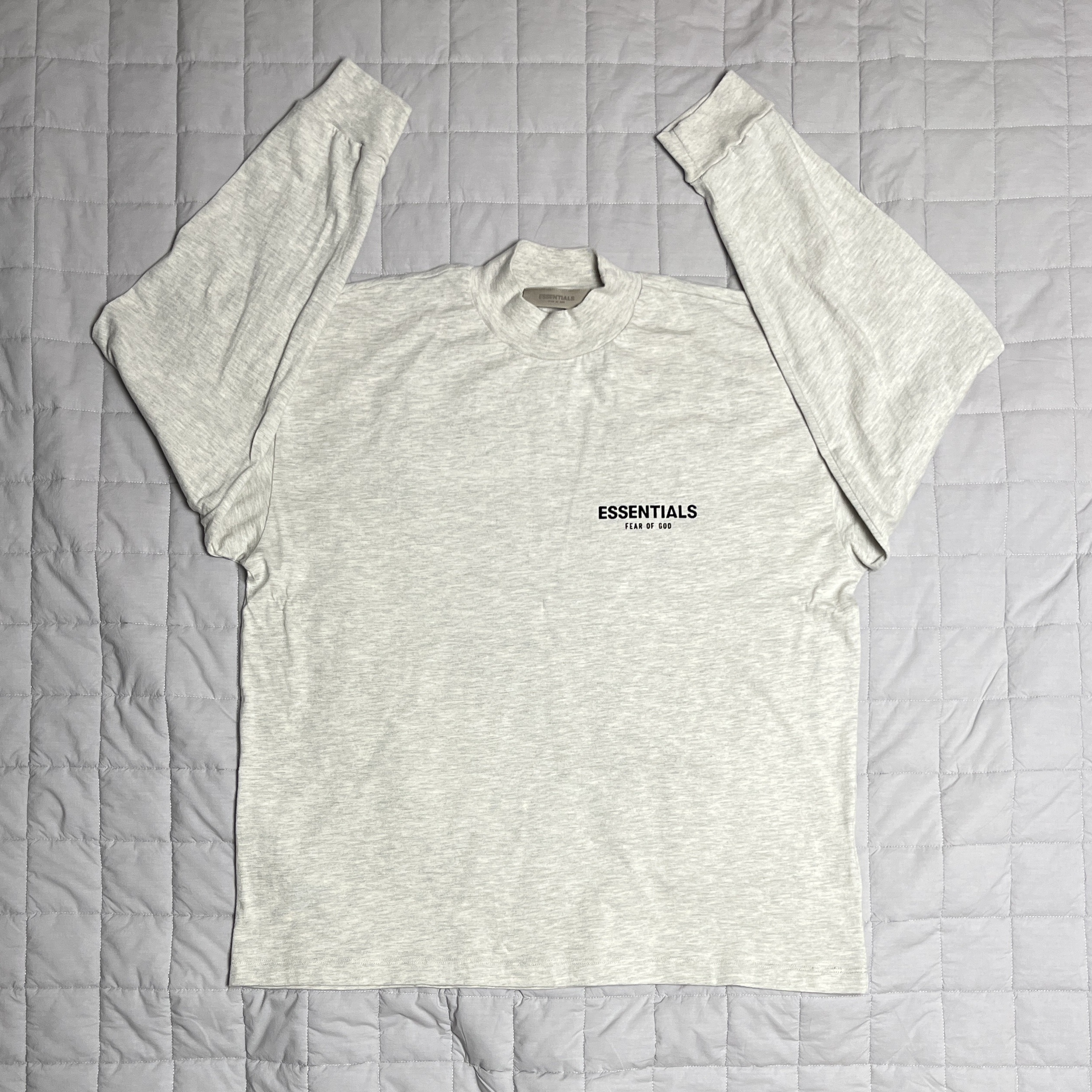 Essentials The Core Collection Long Sleeve T-Shirt Light Oatmeal 착용 스타일 - 1