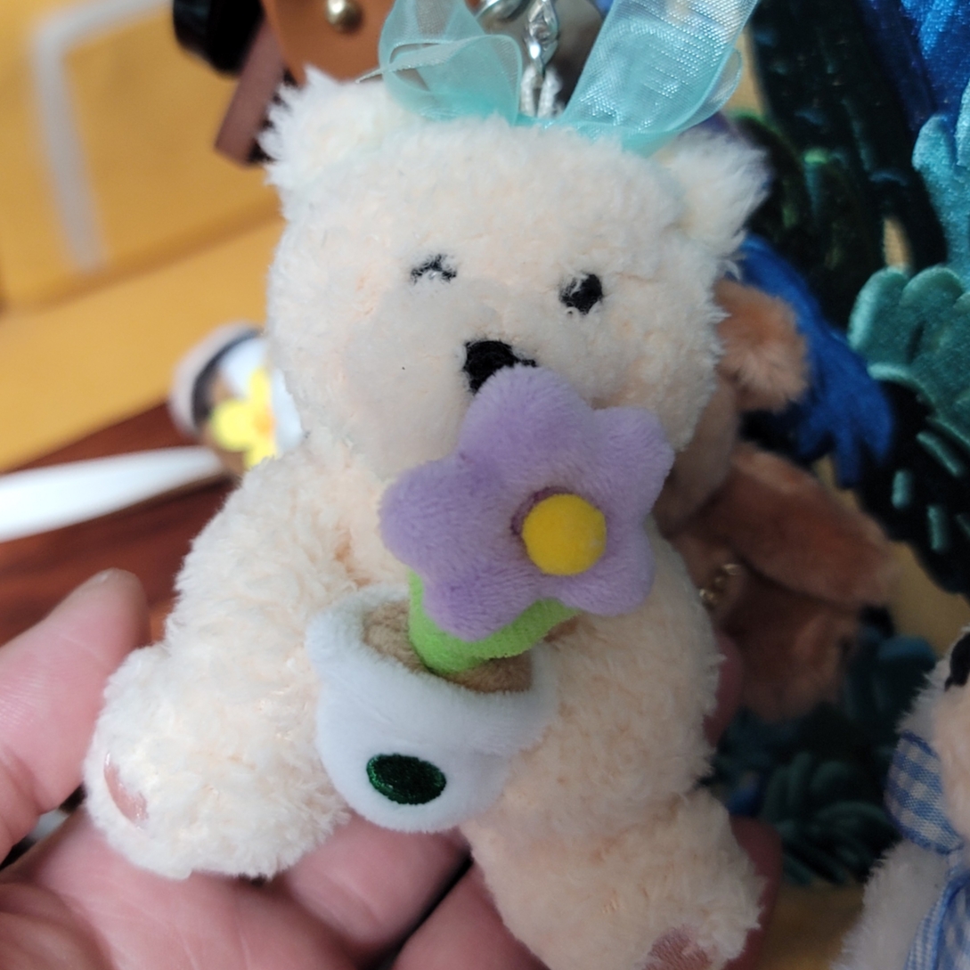 Starbucks 24 Thanks Flower Bearista Keychain 착용 스타일