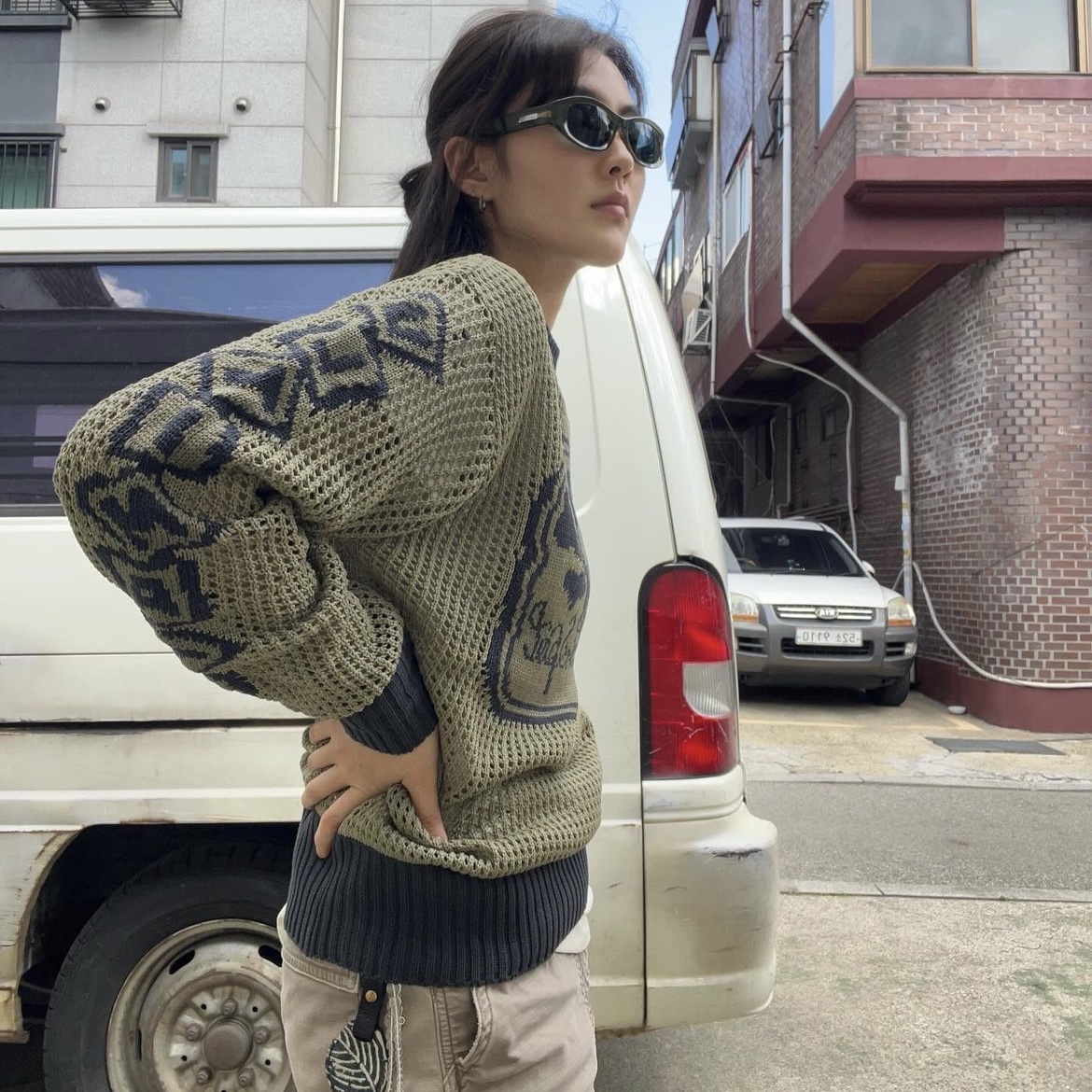 Safarispot Multi Skull Mesh Knit Olive Navy, Safarispot Multi Skull Mesh Knit Ivory Mint 착용 스타일