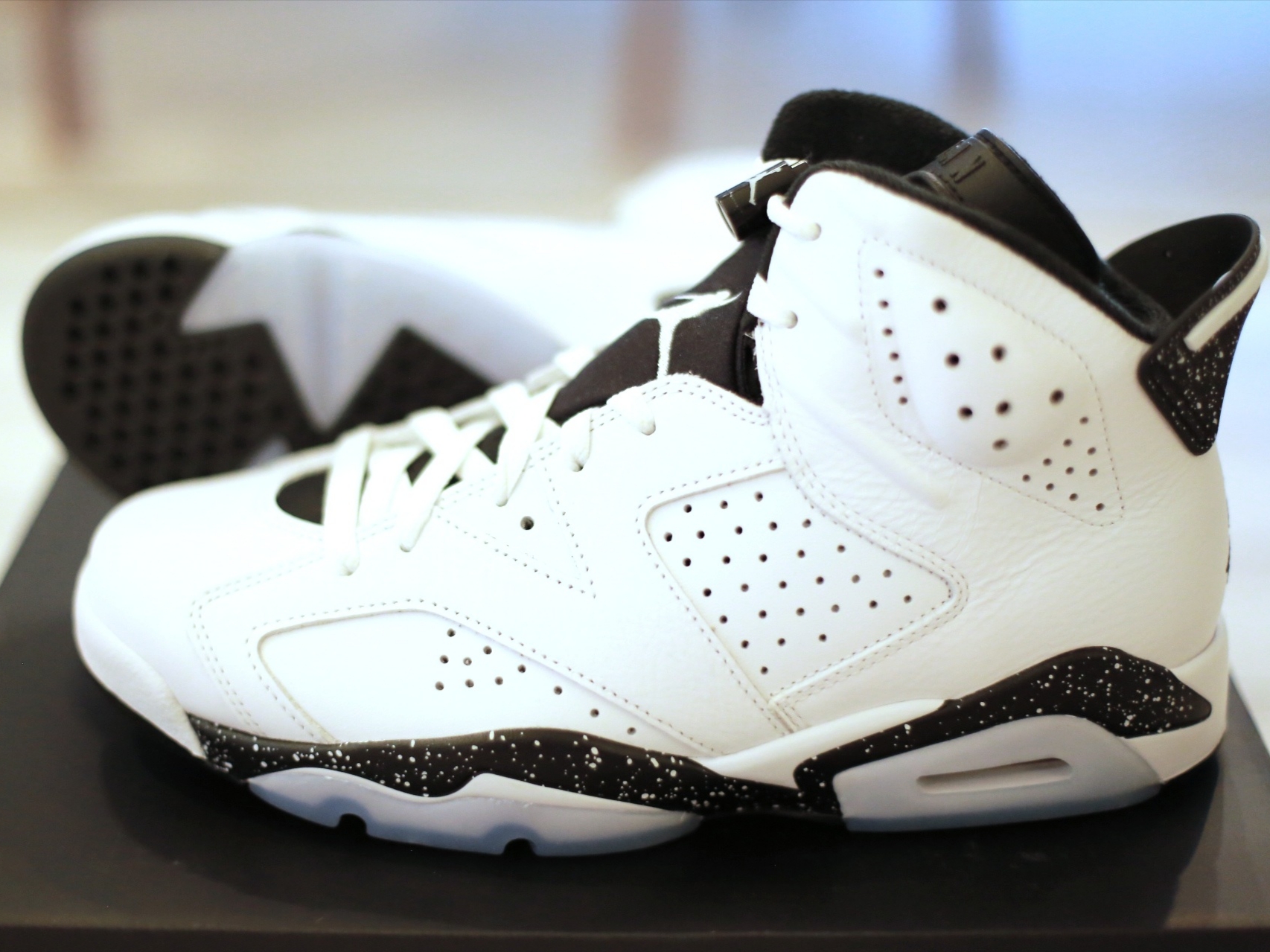 Jordan 6 Retro White and Black 착용 스타일 - 4