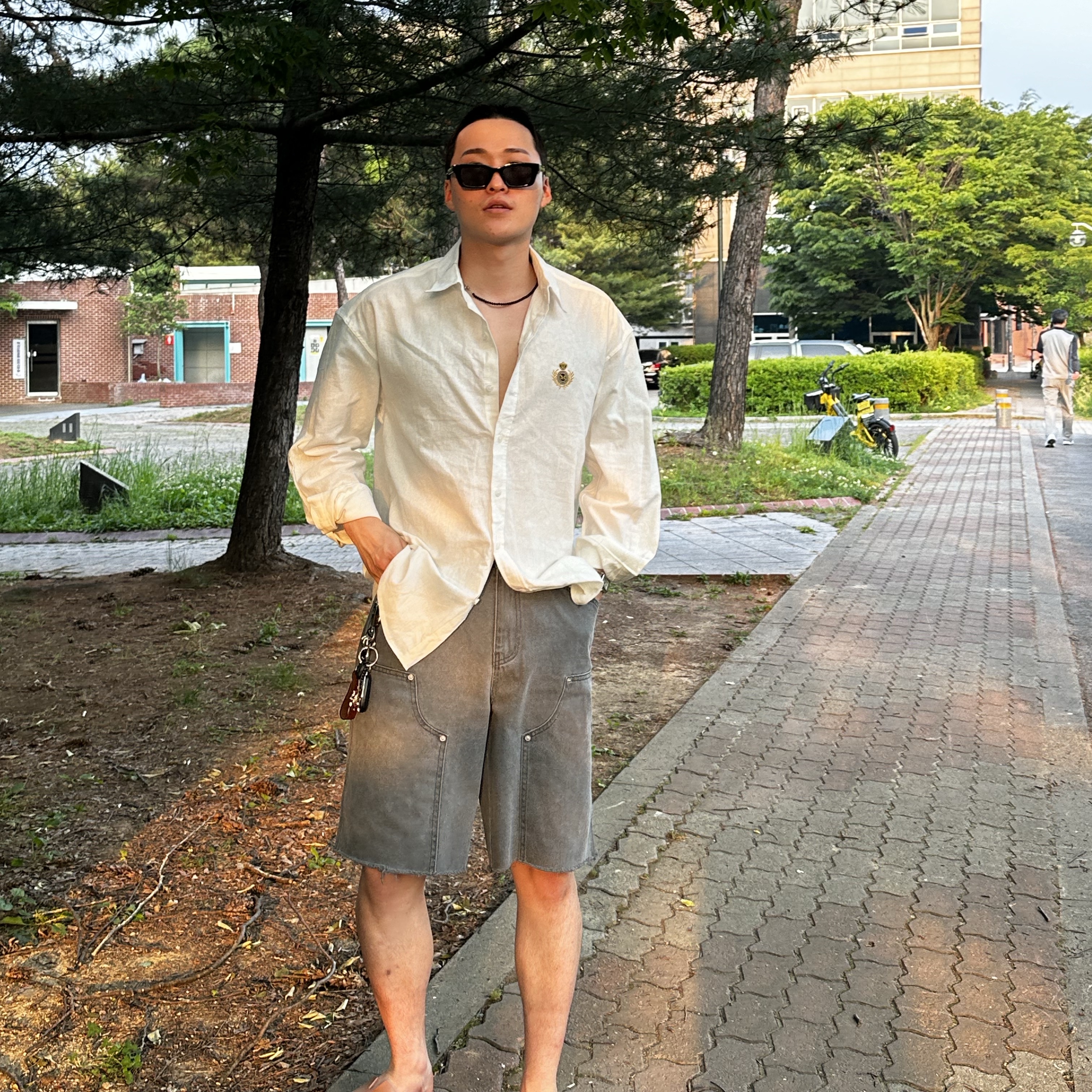 Hermes Izmir Sandal Calfskin & Gold 착용 스타일 - 5