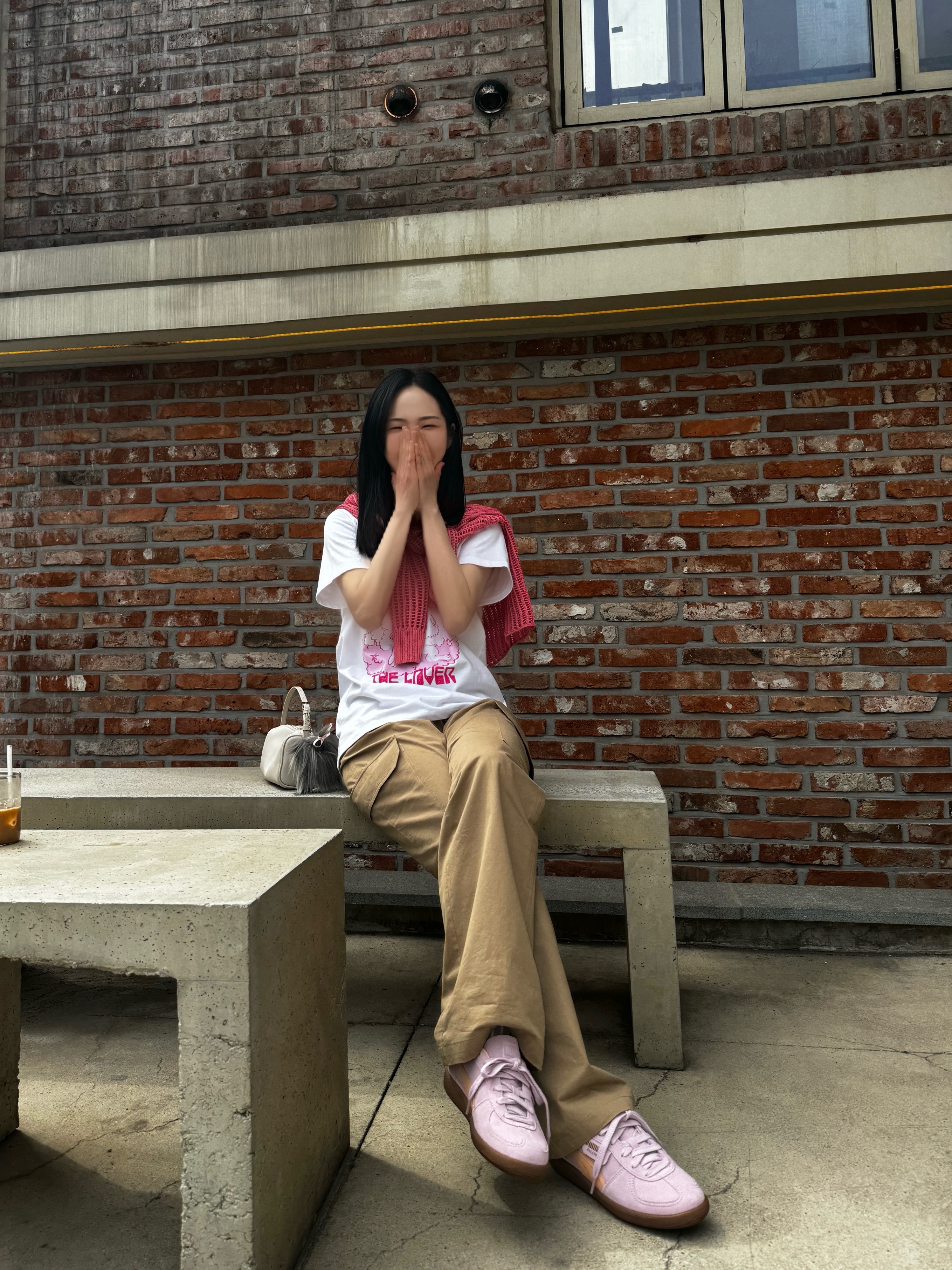 Puma Palermo Grape Mist Peach Fizz, (W) Ganni Relaxed Love Bunny T-Shirt Bright White 착용 스타일 - 2