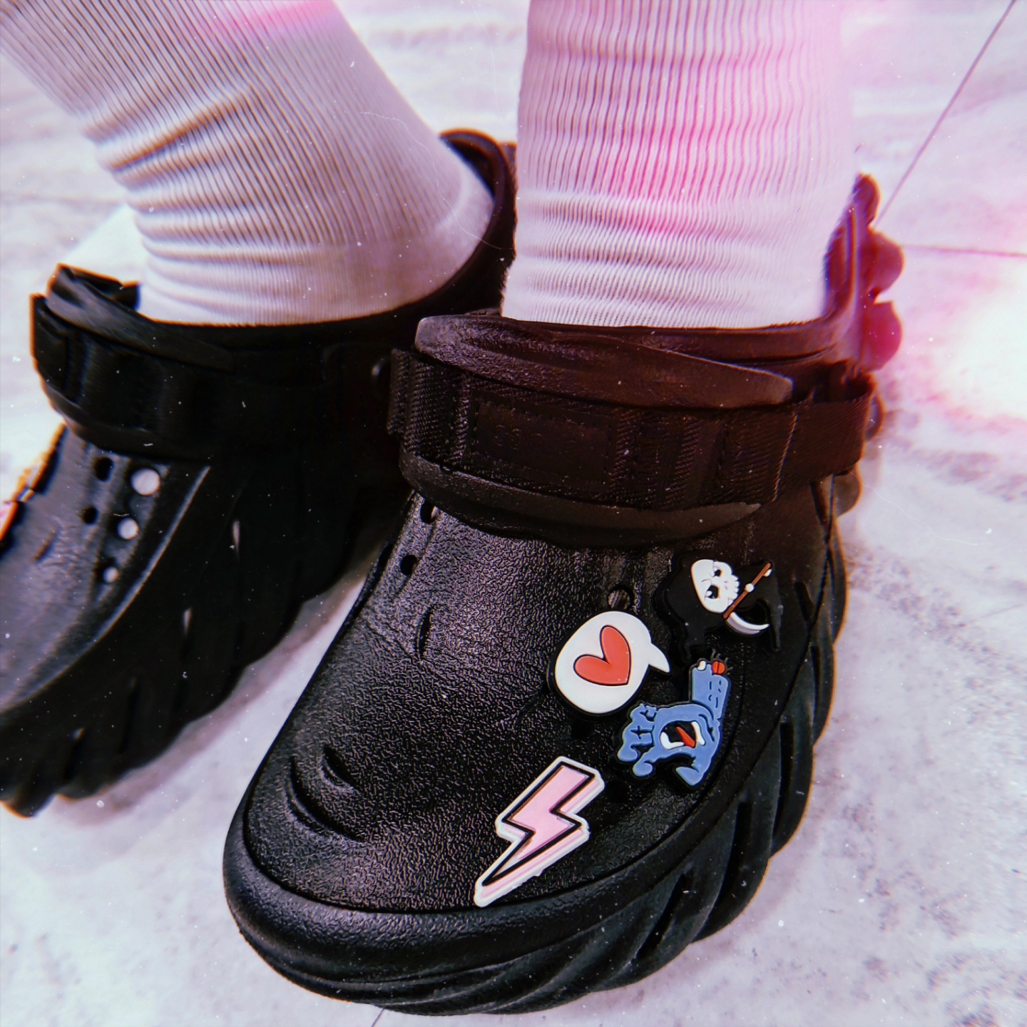 Crocs Echo Clog Black 착용 스타일 - 2