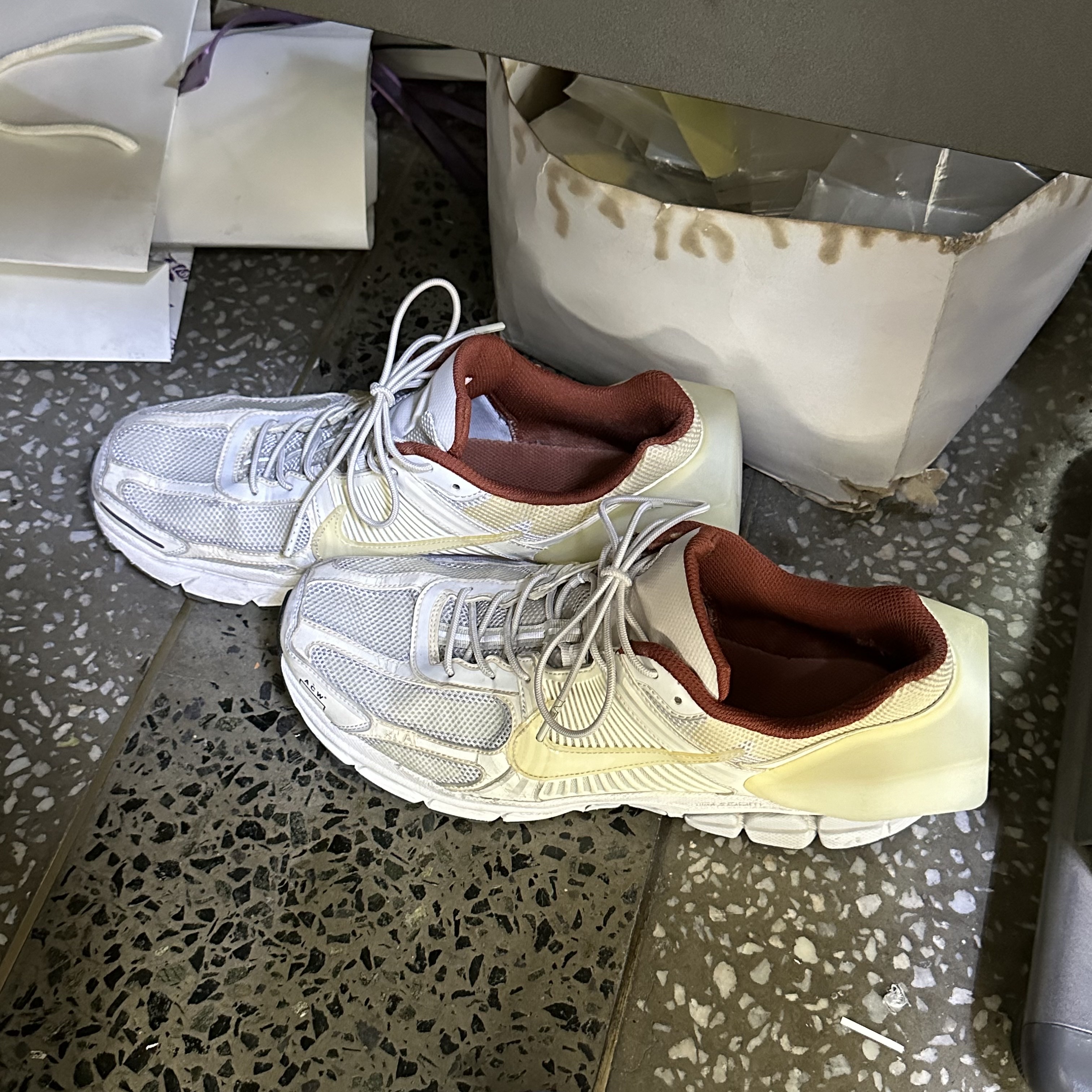 Nike x A-Cold-Wall Zoom Vomero 5 Sail 착용 스타일