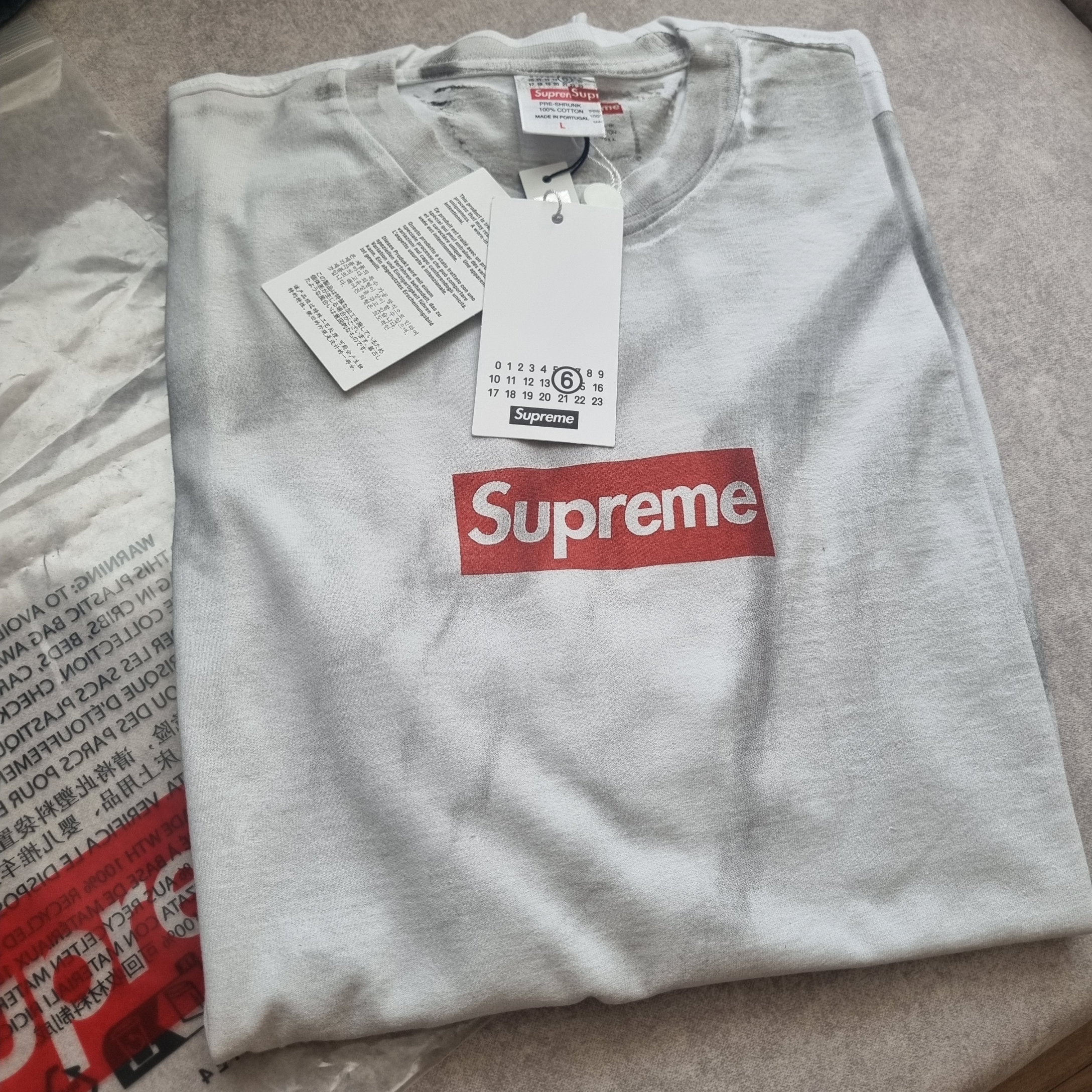 Supreme x MM6 Maison Margiela Box Logo T-Shirt White - 24SS 착용 스타일