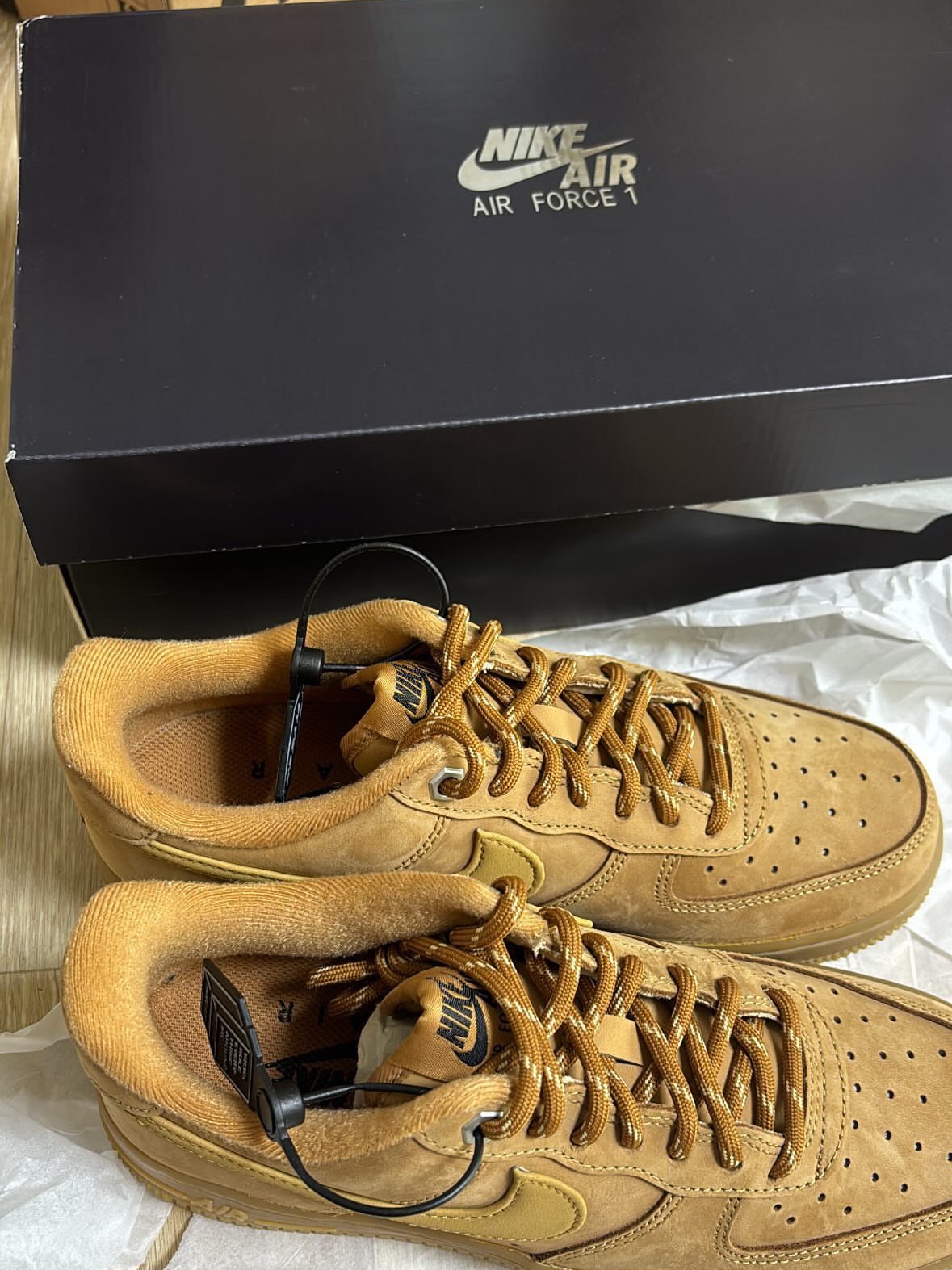 (W) Nike Air Force 1 '07 WB Flax Wheat 착용 스타일 - 1