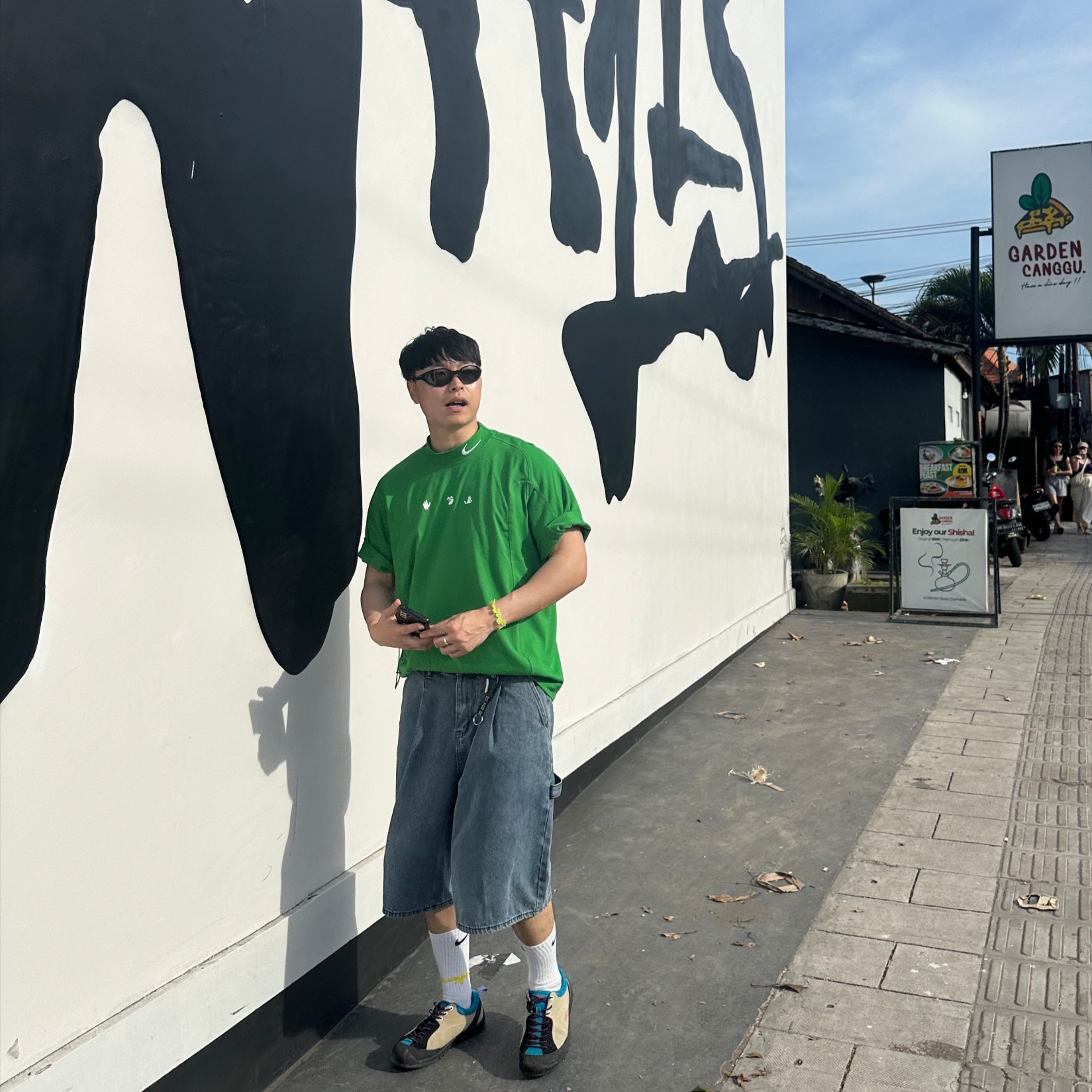 Nike x Off-White Mock Neck Short Sleeve Top Kelly Green - Asia, Nike Everyday Cushioned Training Crew Socks White (3 Pack/Korean Ver.) 착용 스타일 - 1