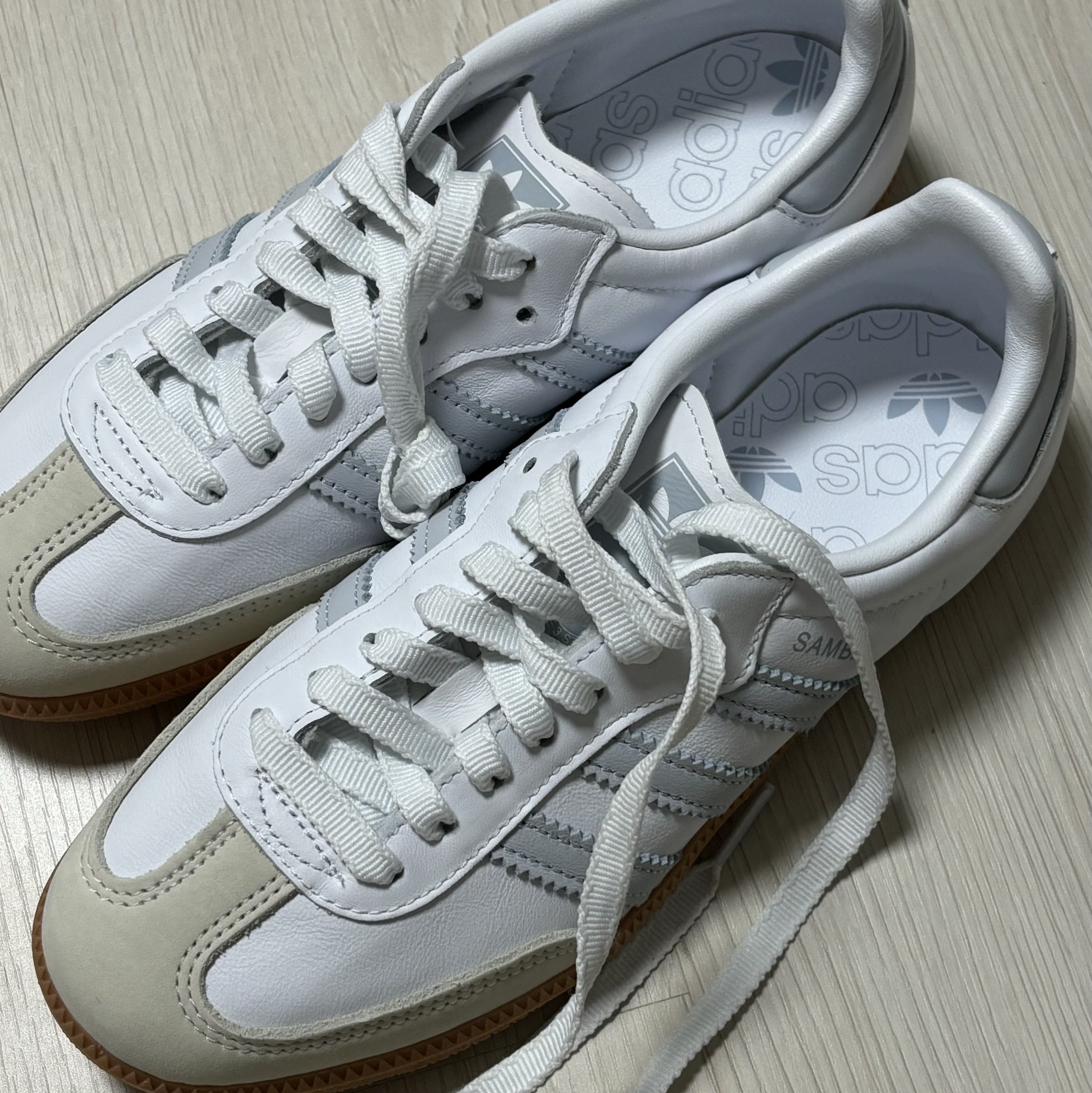 (W) Adidas Samba OG Cloud White Halo Blue 착용 스타일