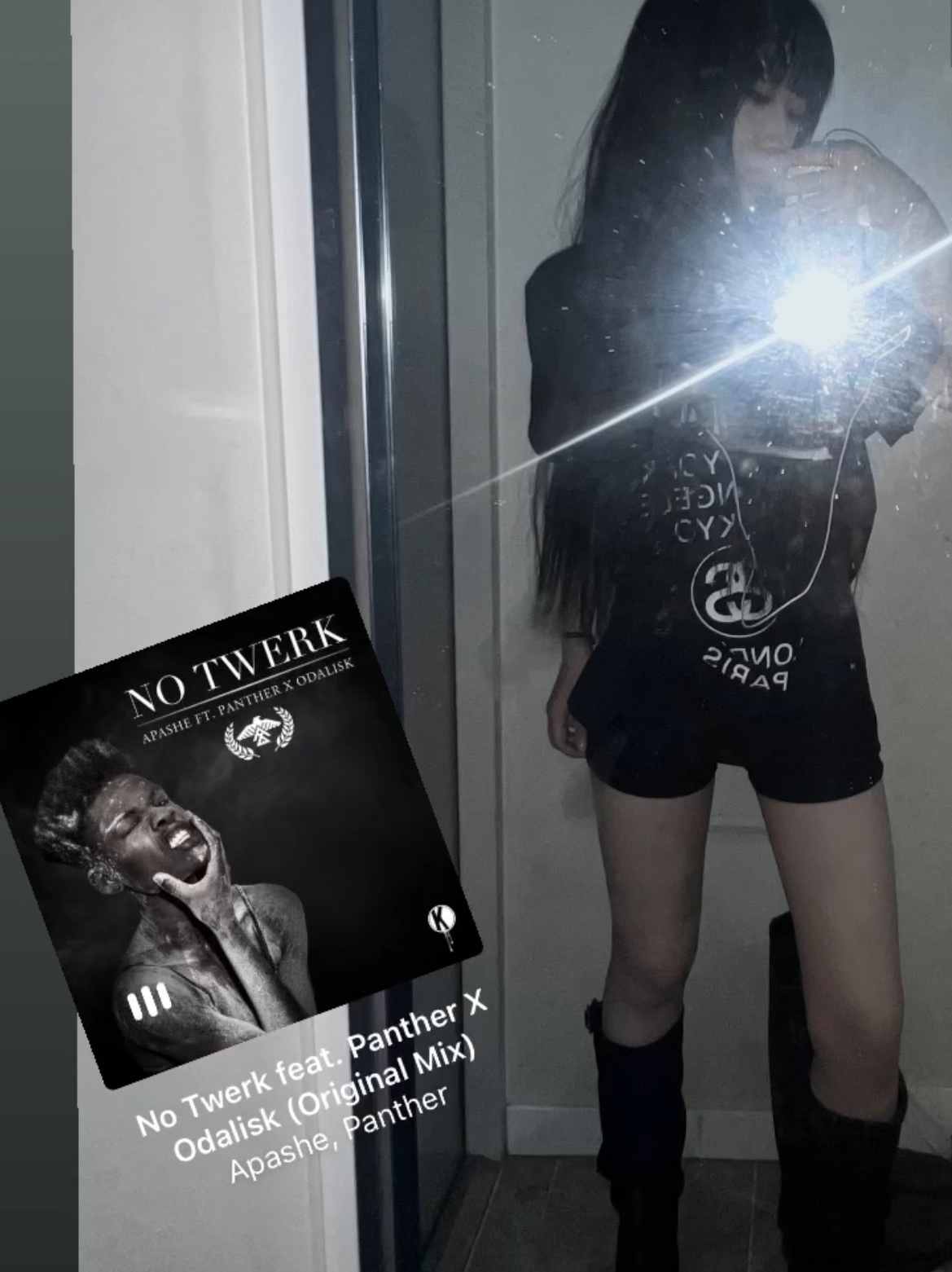 Stussy World Tour T-Shirt Black 2023, Stussy World Tour T-Shirt Black 2024,2025 착용 스타일 - 1
