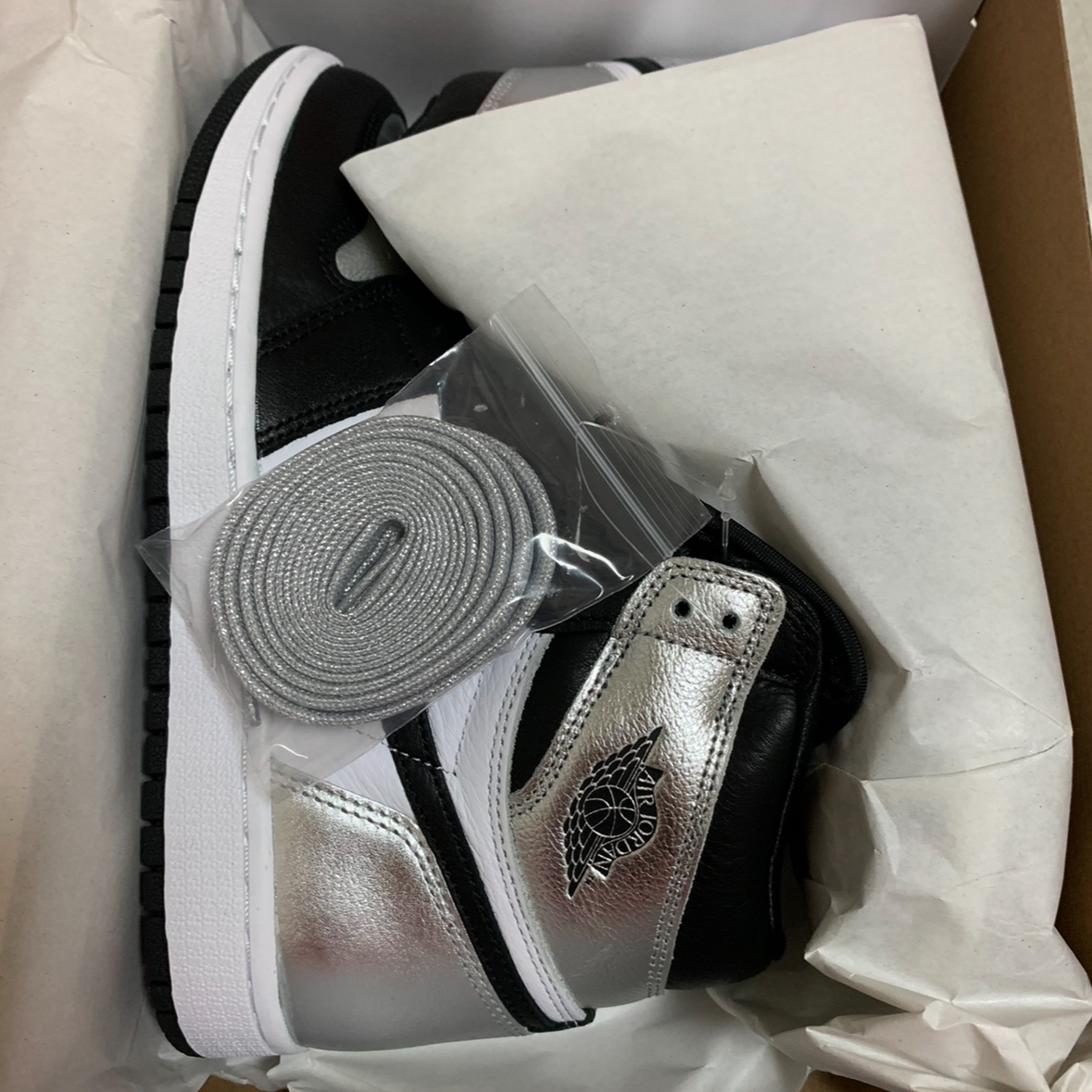 (W) Jordan 1 Retro High OG Silver Toe 착용 스타일