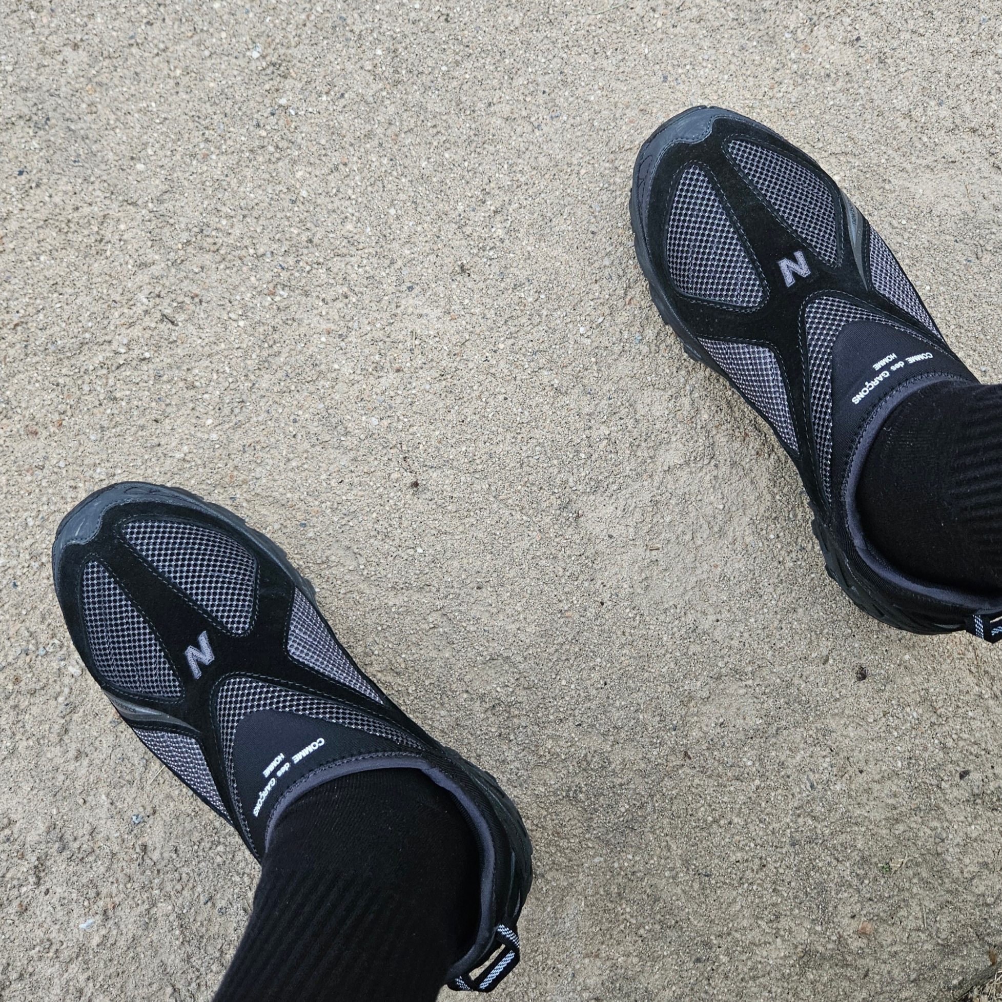 New Balance x Comme des Garcons Homme ML610S Black 착용 스타일