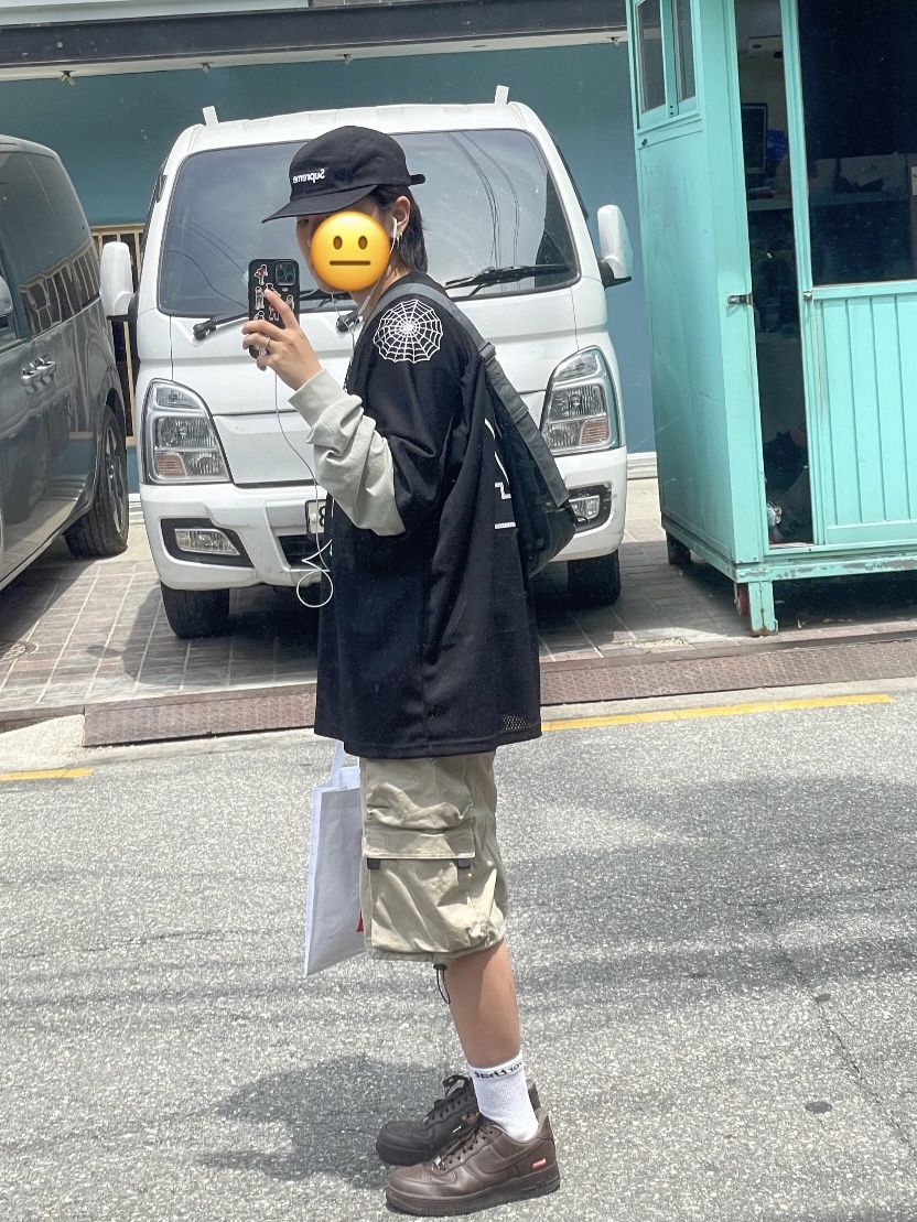 Supreme Washed Chino Twill Camp Cap Black, Supreme Spiderweb Football Jersey Black - 24SS 착용 스타일 - 1