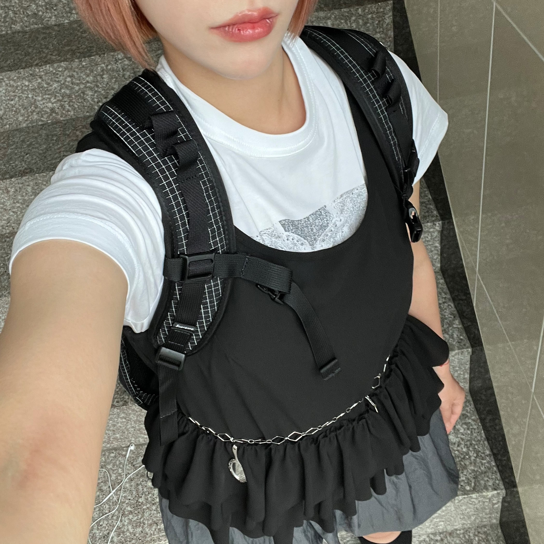 Crocs Classic Crush Clog Black, Supreme Backpack Black - 24SS 착용 스타일 - 2