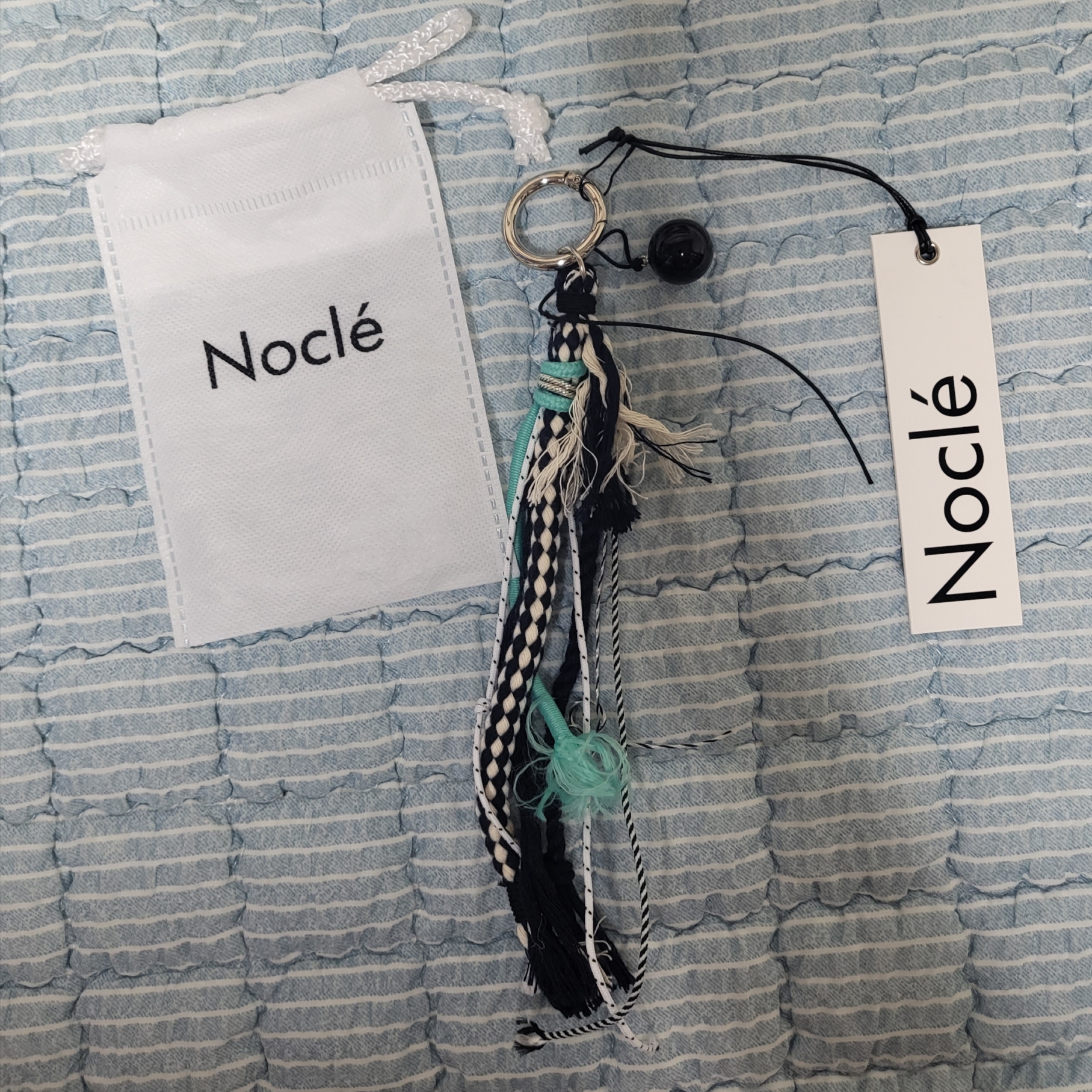 Nocle Tessel Charm Blue 착용 스타일