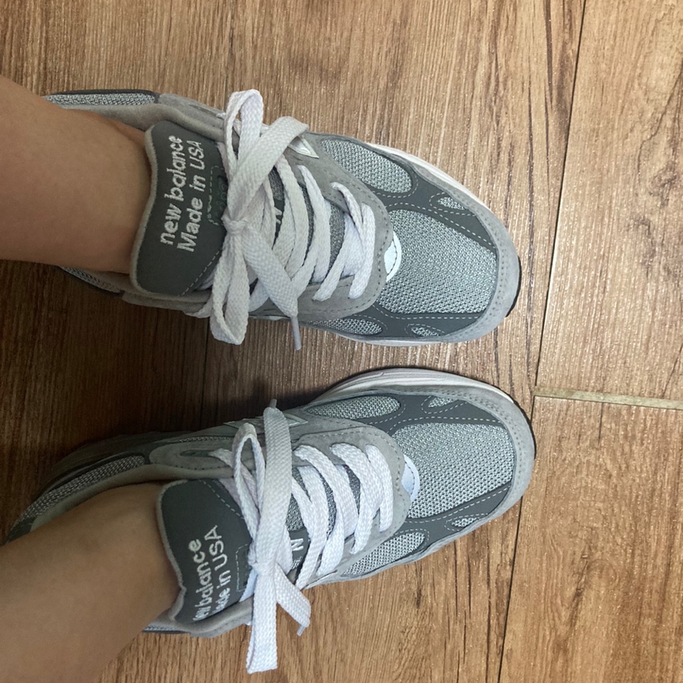(W) New Balance 993 Made in USA Grey - B Standard 착용 스타일