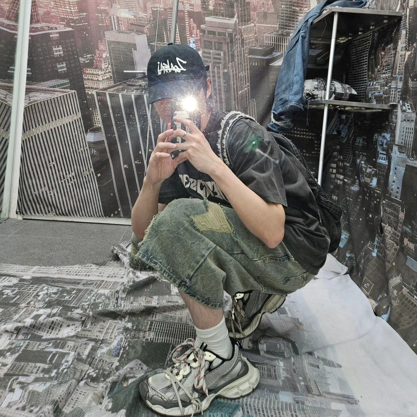 032c Psychic American-Cut T-Shirt Faded Black, Balenciaga 3XL Sneakers Grey White Red 착용 스타일 - 1