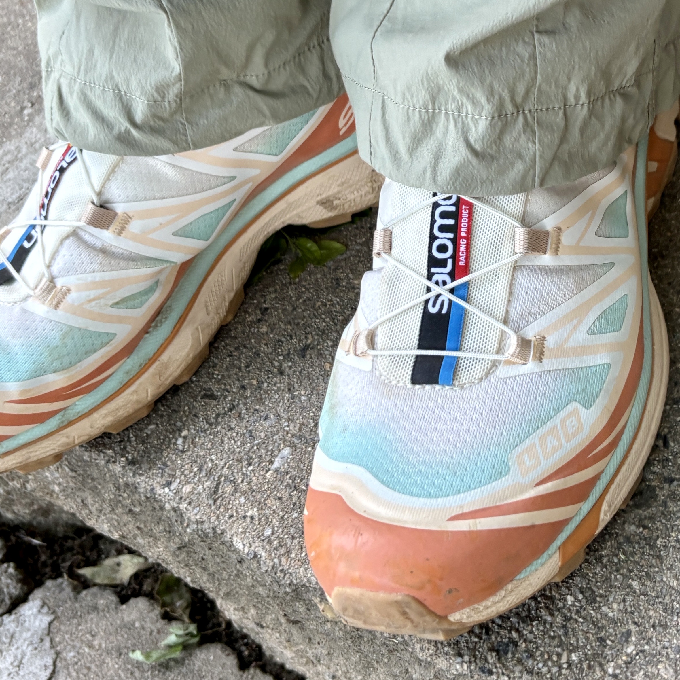 Salomon XT-6 Skyline Vanilla Ice Sun Baked 착용 스타일 - 3