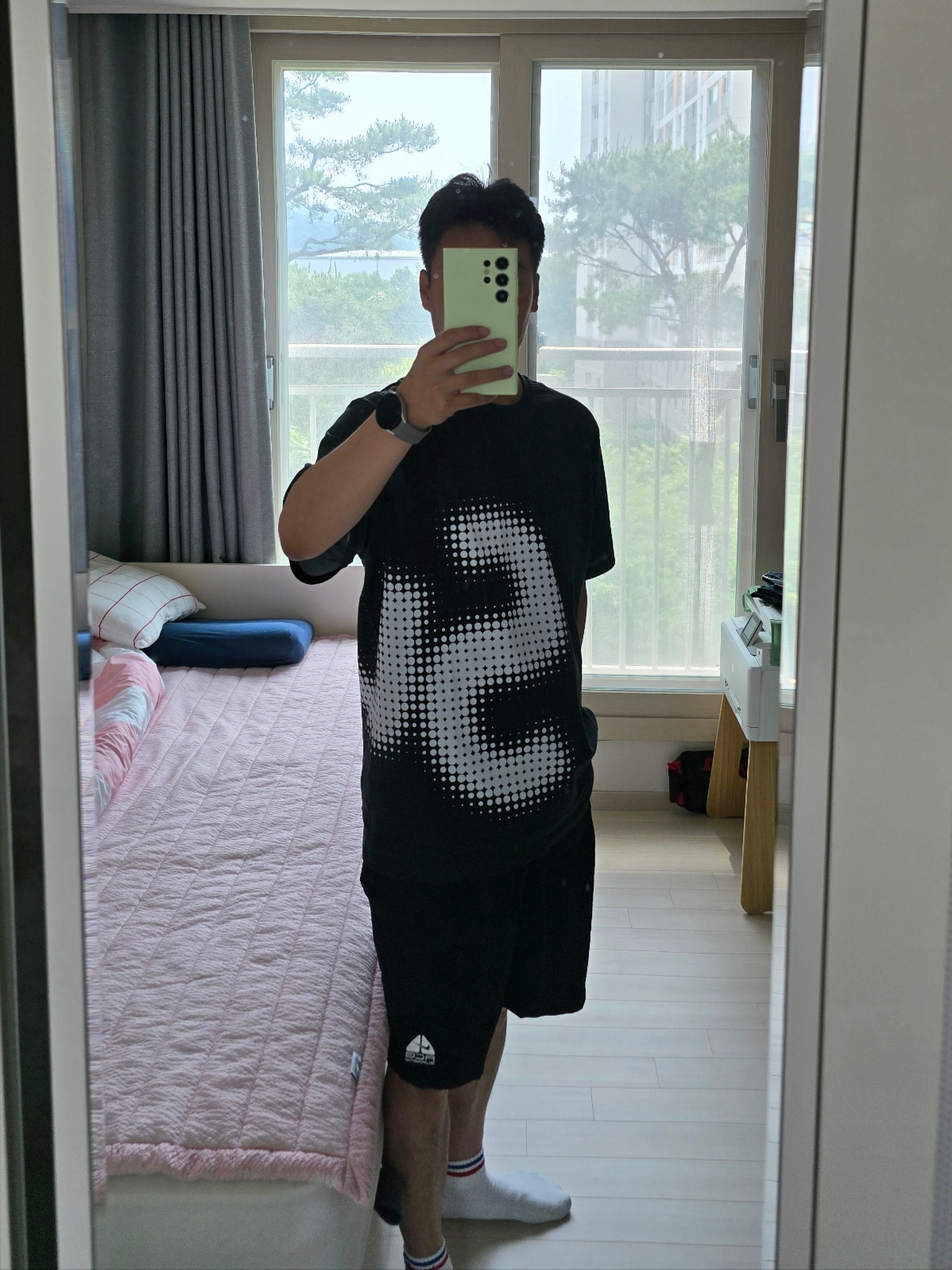 Supreme x Nike ACG Nylon Trail Shorts Black - 22FW, Supreme Halftone S/S Top Black - 24SS 착용 스타일