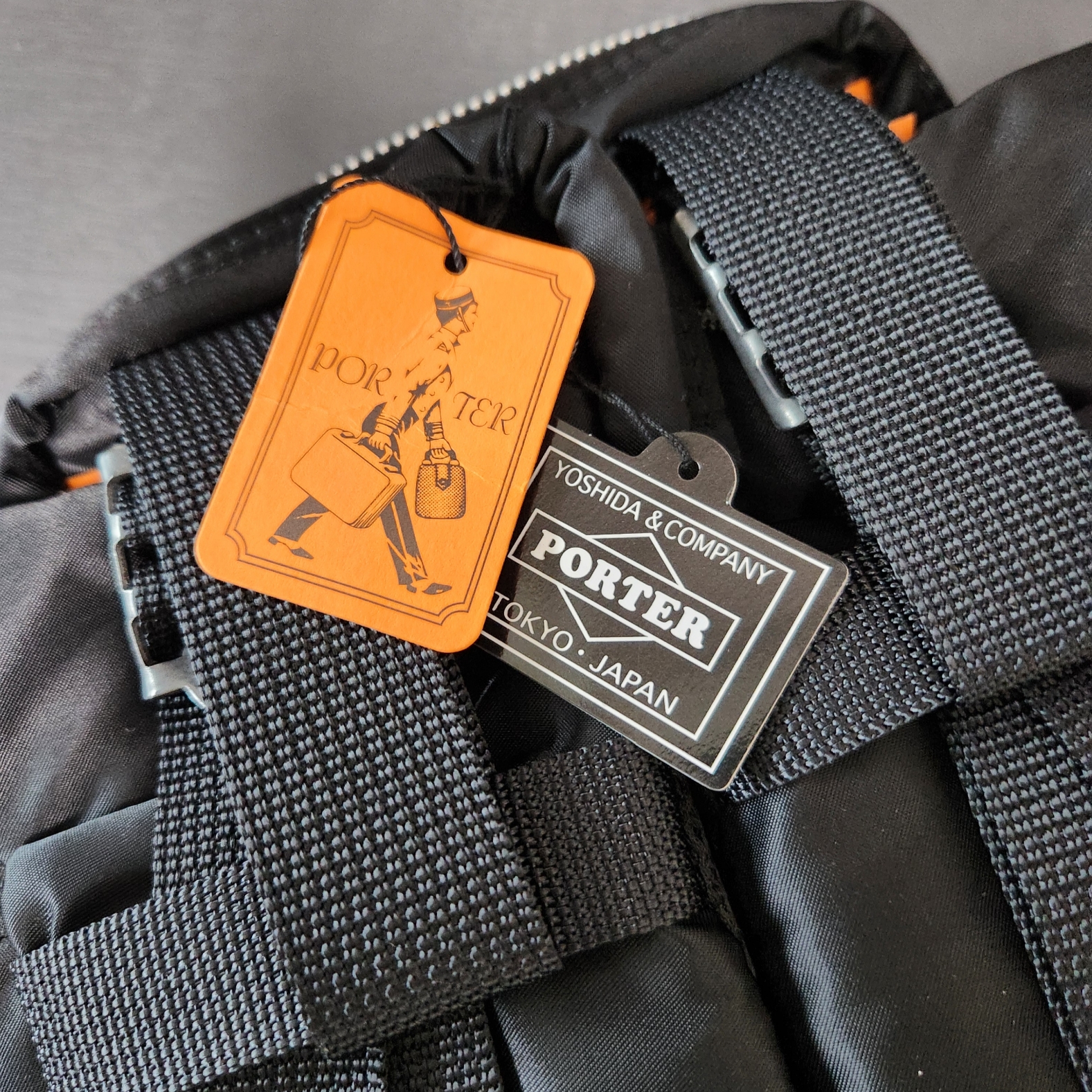Porter Tanker Backpack Black 착용 스타일 - 4
