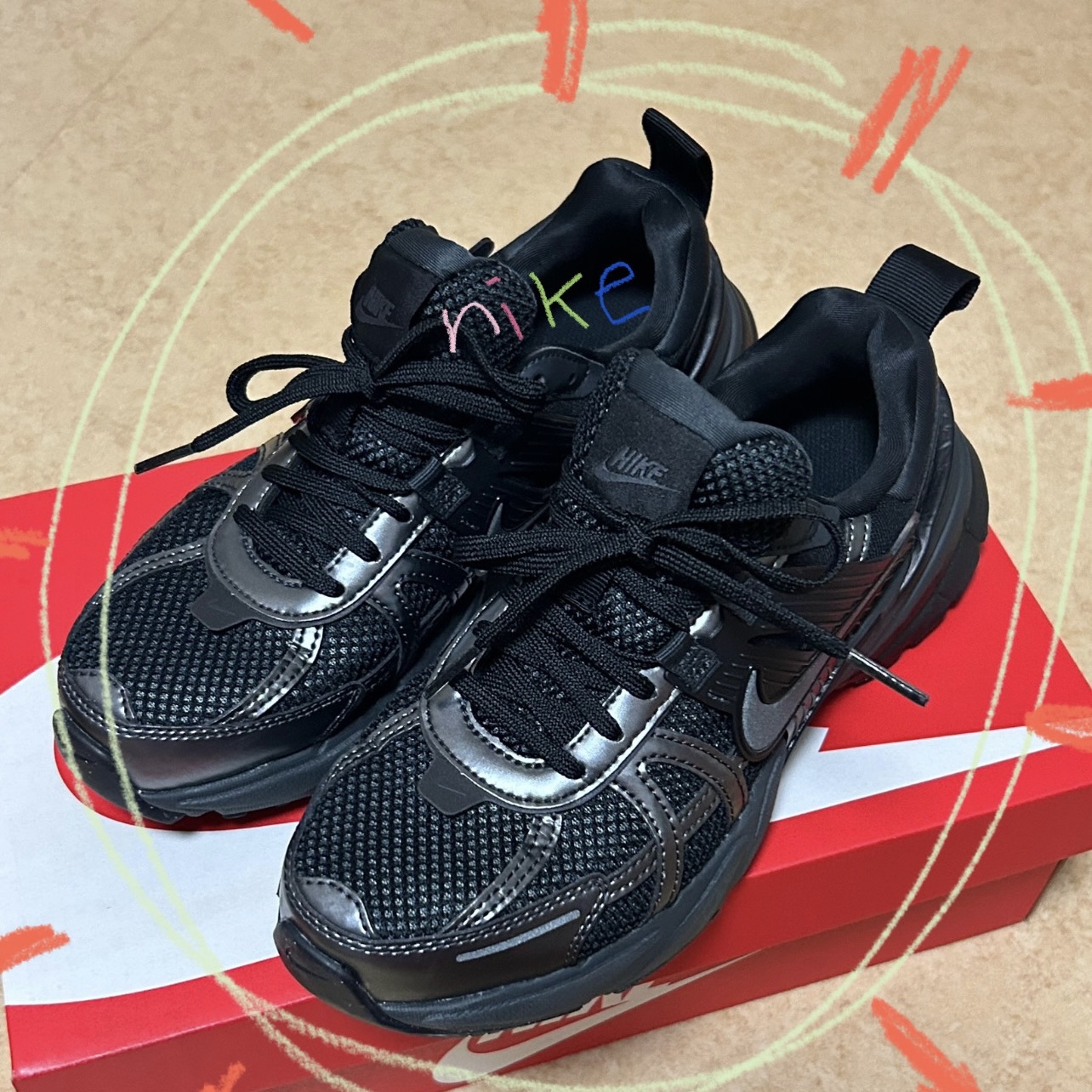 Nike V2K Run Black Anthracite 착용 스타일