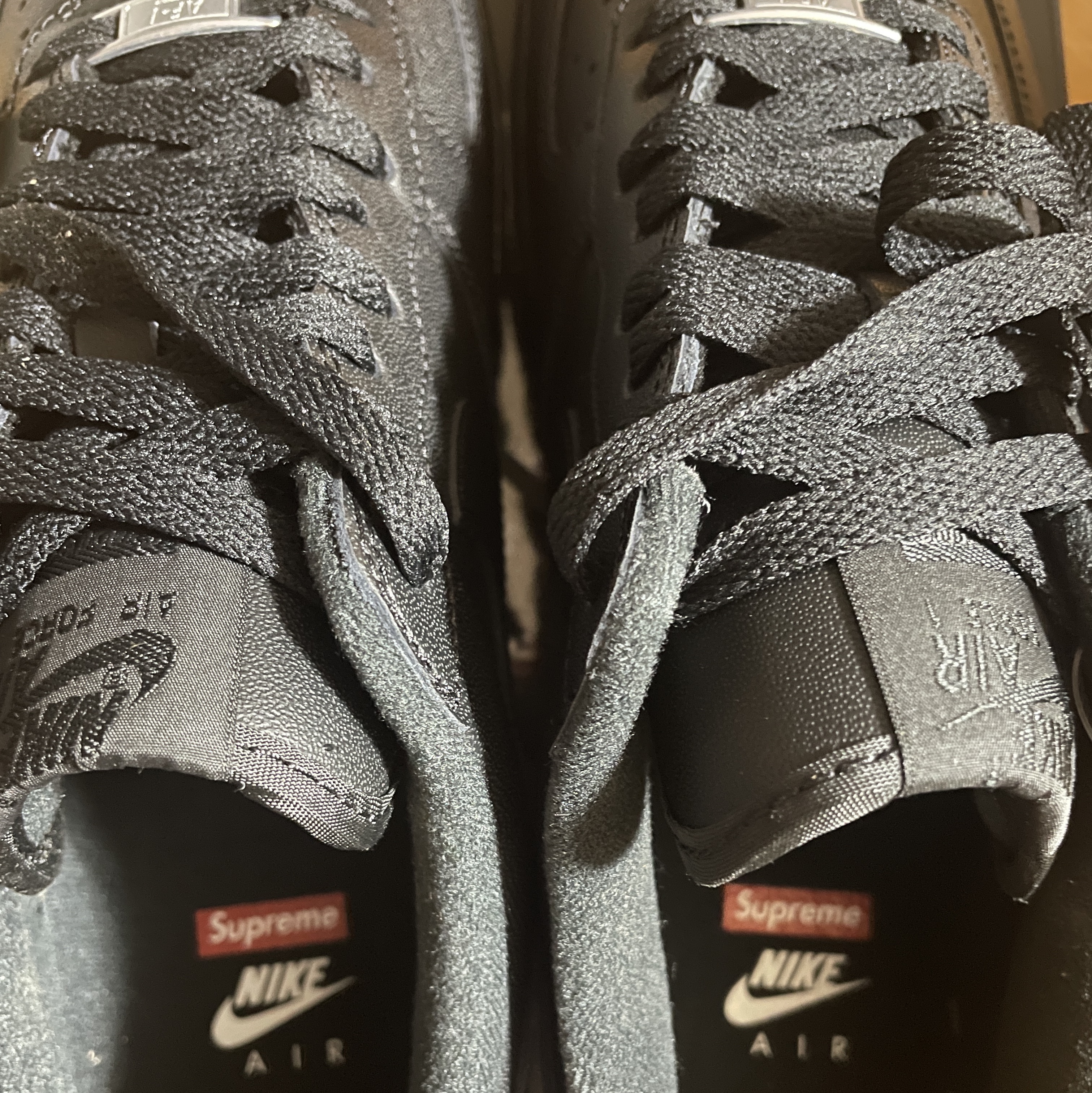 Nike x Supreme Air Force 1 Low Black 착용 스타일