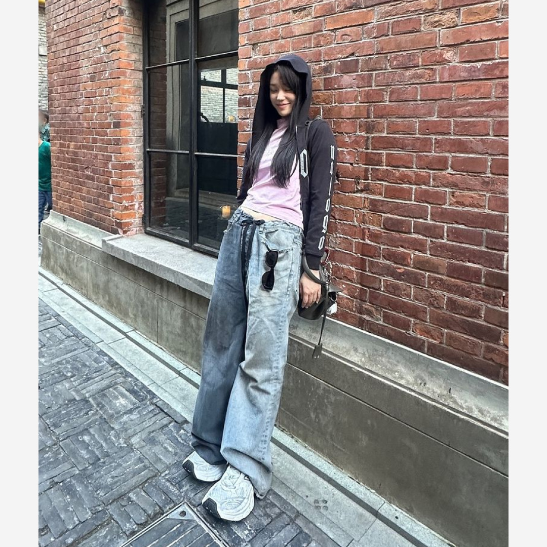 Balenciaga 10XL Sneakers White Black Grey 착용 스타일 - 2