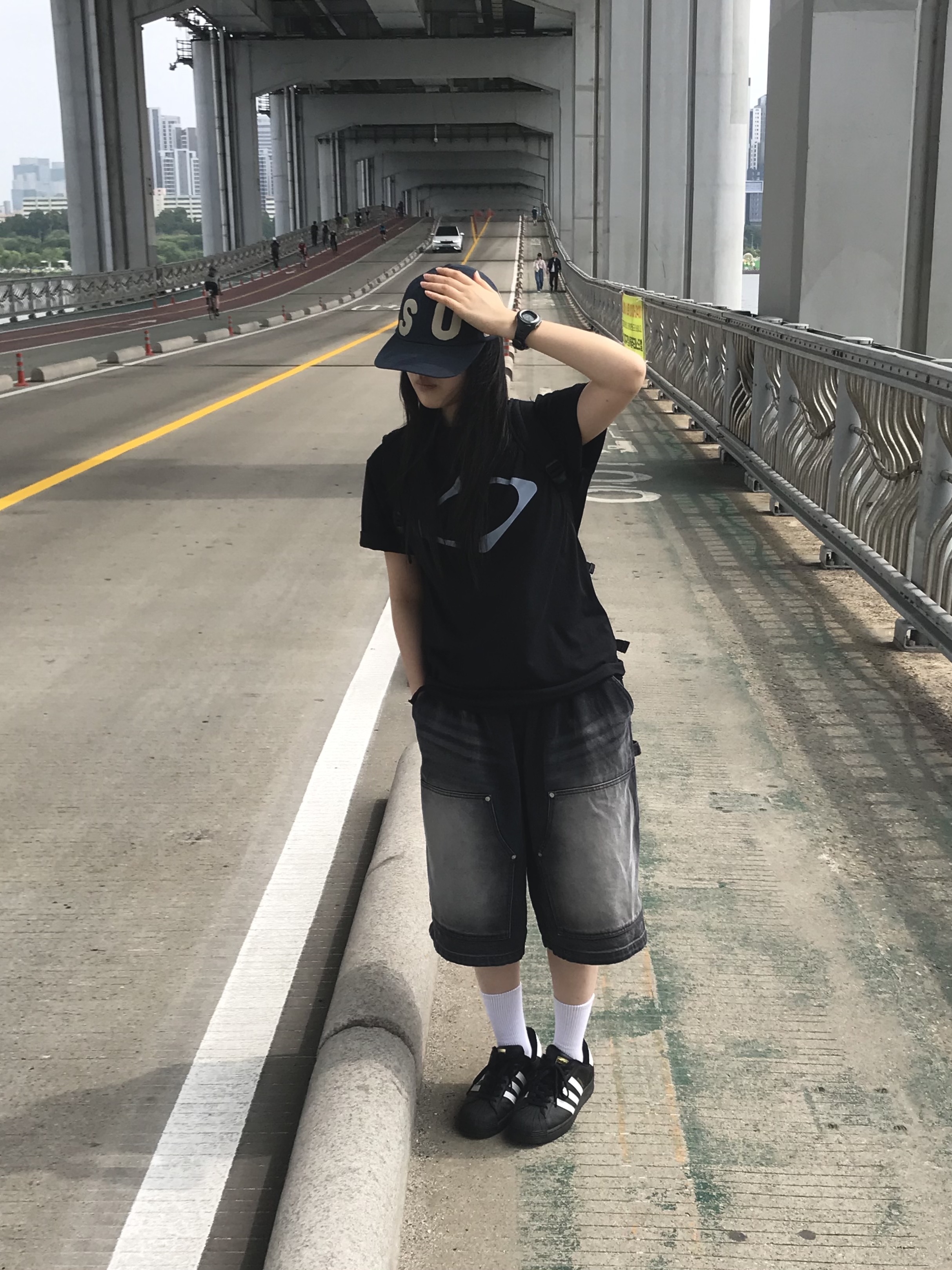 Mischief Rhombus Basic T-Shirt Black, Adidas Superstar Core Black White 착용 스타일 - 4