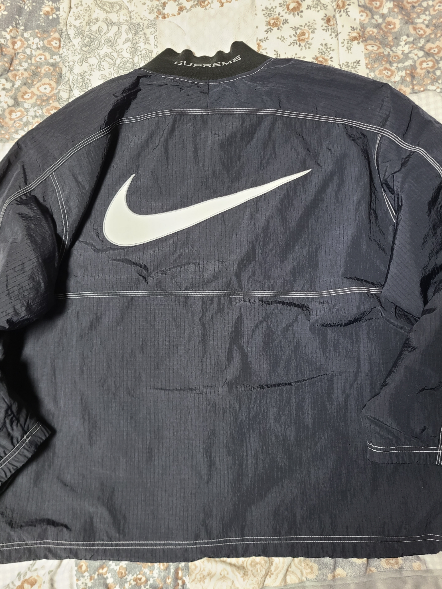 Supreme x Nike Ripstop Pullover Black - 24SS 착용 스타일 - 3