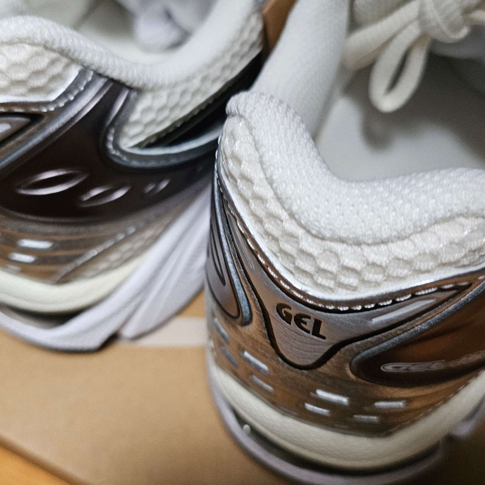 Asics Gel-Kayano 14 Cream Black 착용 스타일