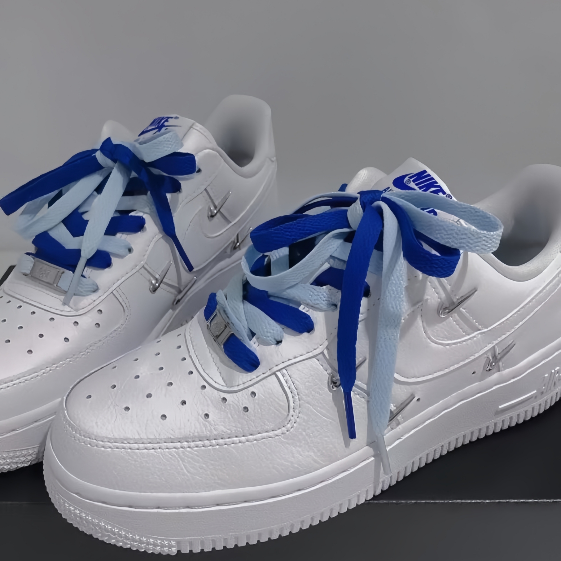 (W) Nike Air Force 1 Low '07 LX Chrome Luxe 착용 스타일