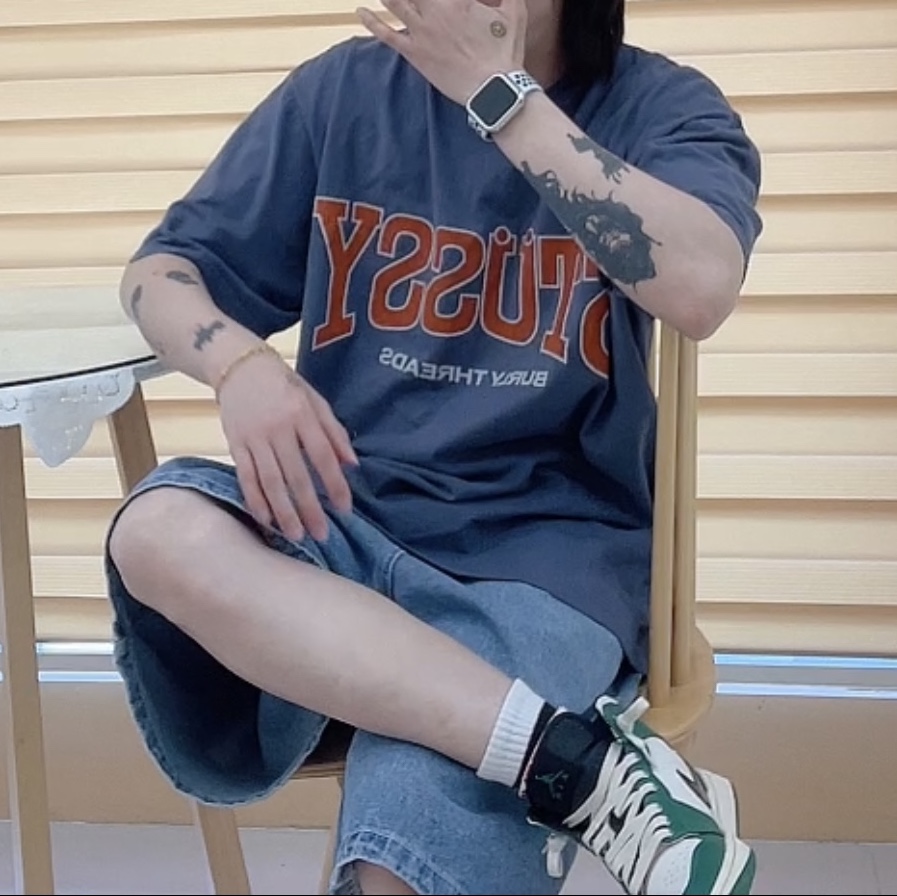 Stussy Burly Threads Pigment Dyed T-Shirt Indigo, Jordan 1 Mid Pine Green 착용 스타일