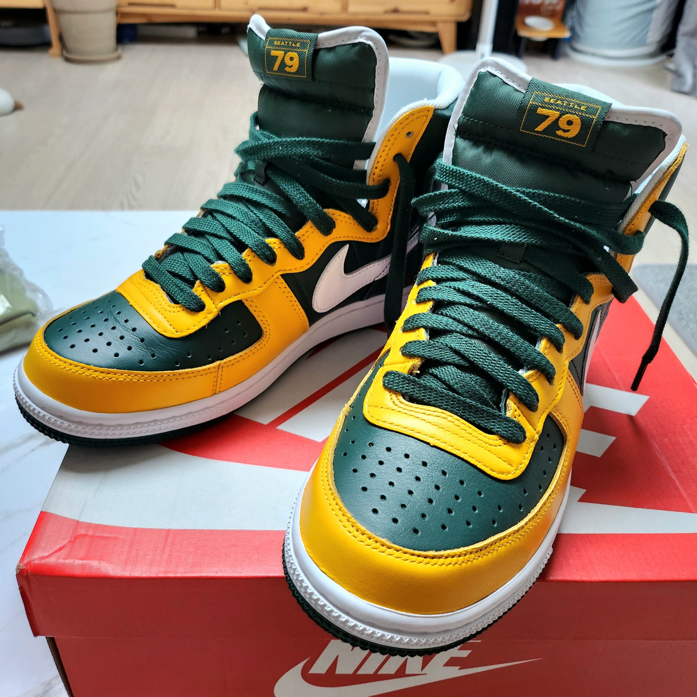 Jordan 1 Low SE Black White Onyx, Nike Terminator High Black Forest and Del Sol 착용 스타일 - 2