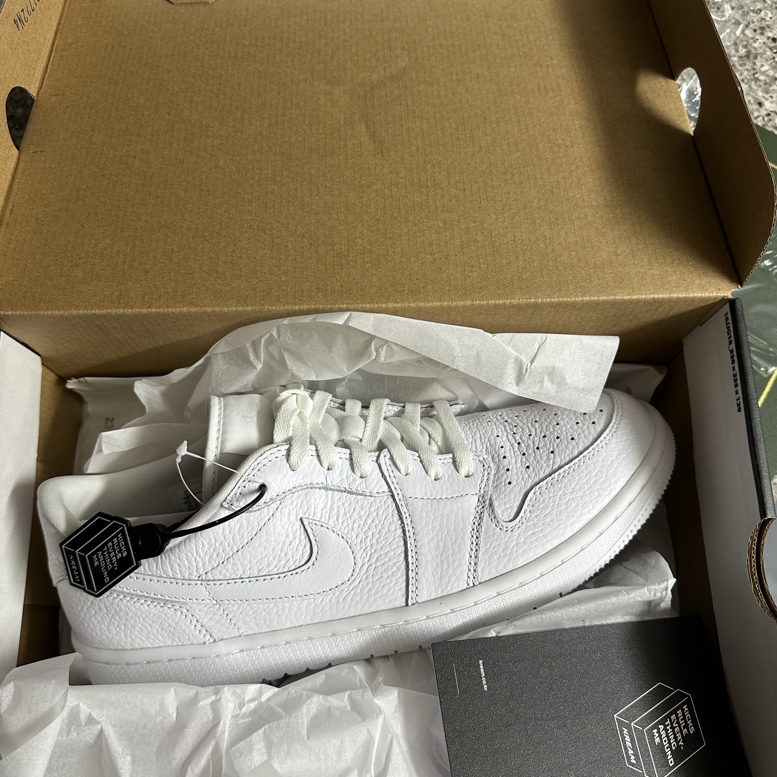 Jordan 1 Low Golf Triple White 착용 스타일