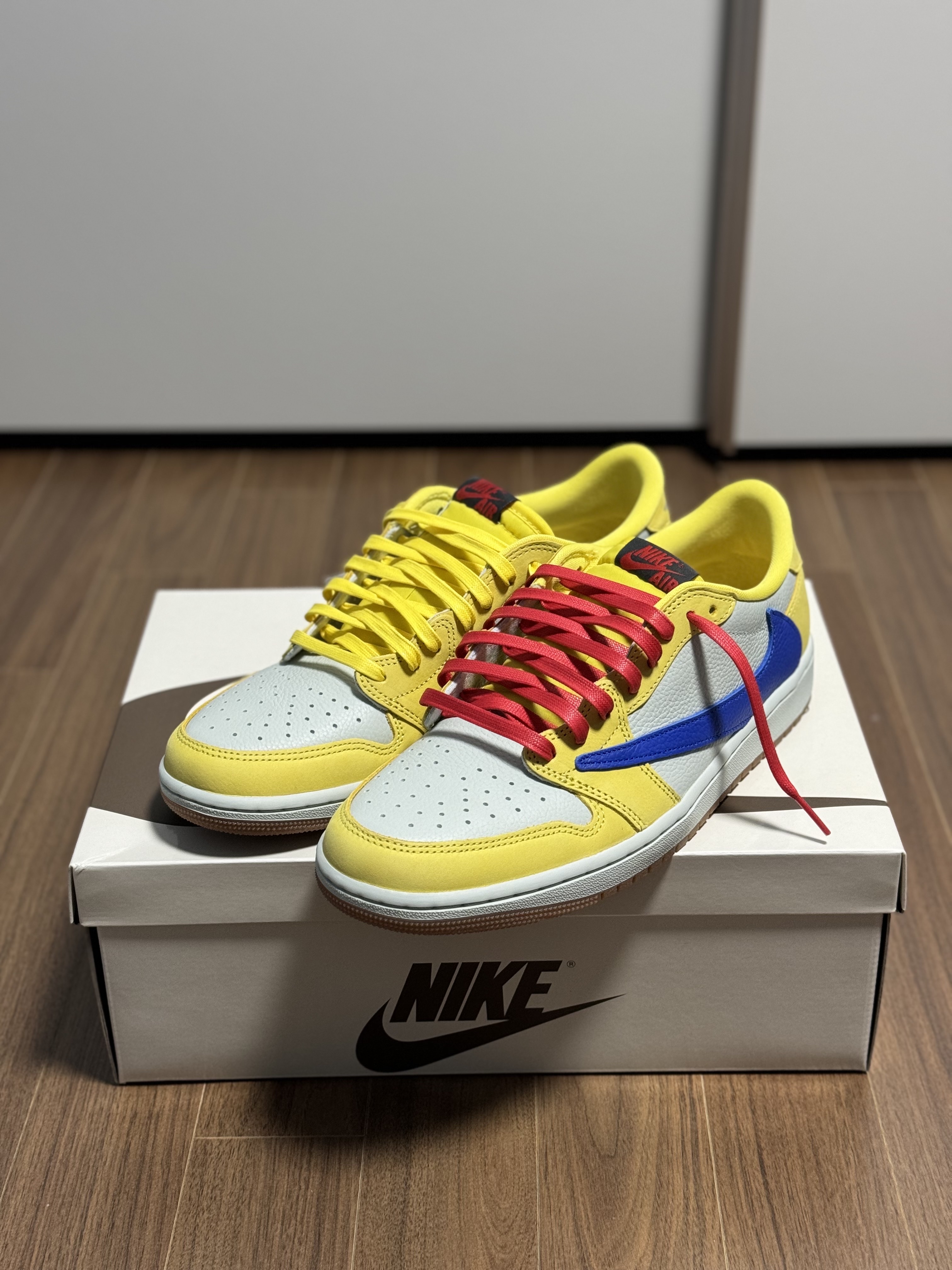 (W) Jordan 1 x Travis Scott Retro Low OG SP Canary 착용 스타일