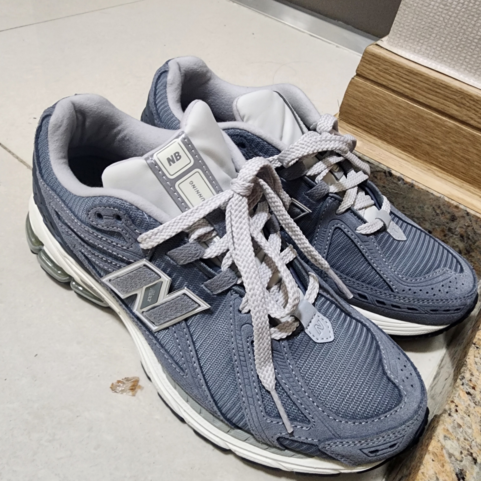 New Balance 1906R Titanium Grey Matter 착용 스타일