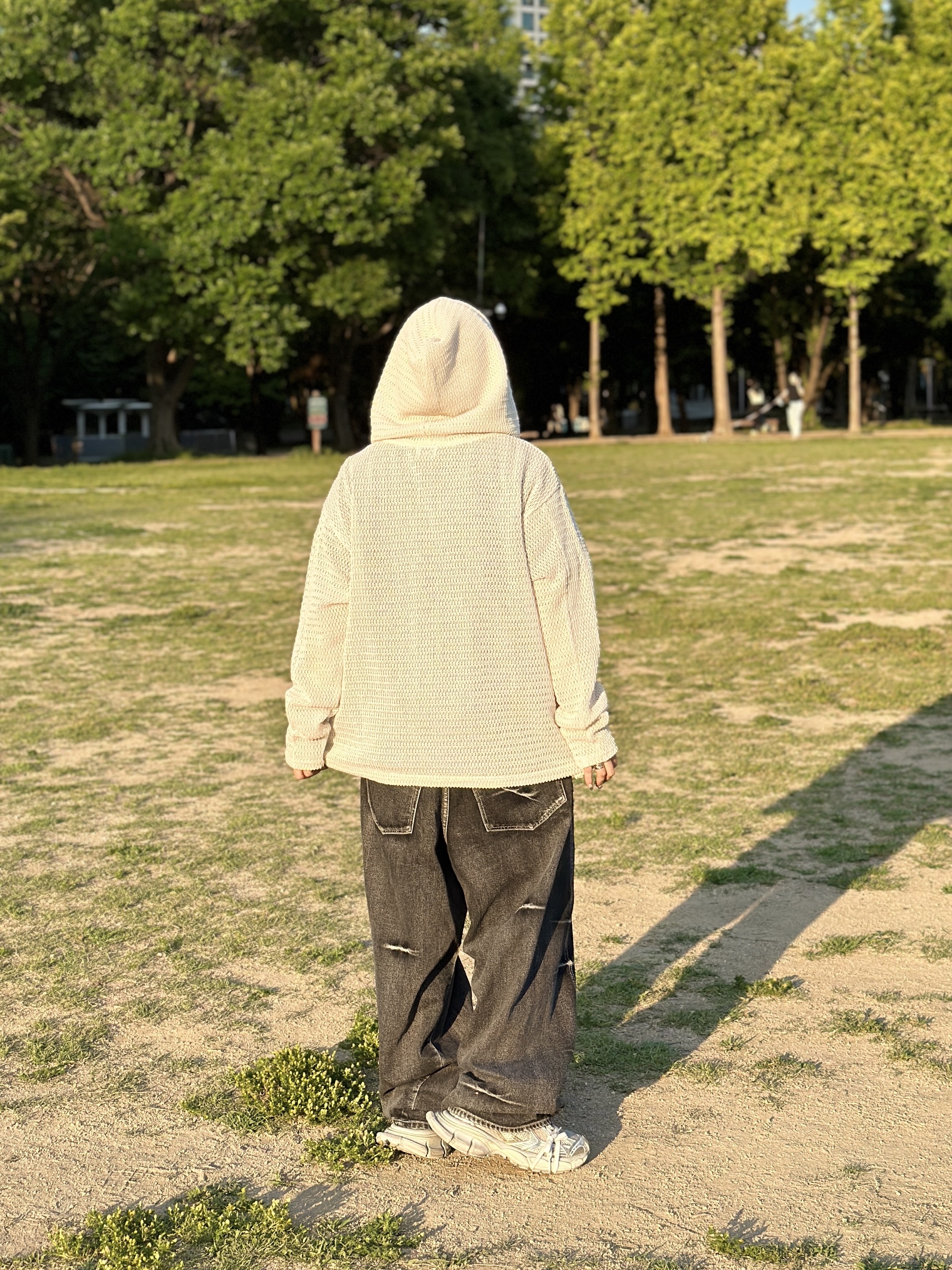 (W) Balenciaga 3XL Sneakers Light Beige 착용 스타일 - 3