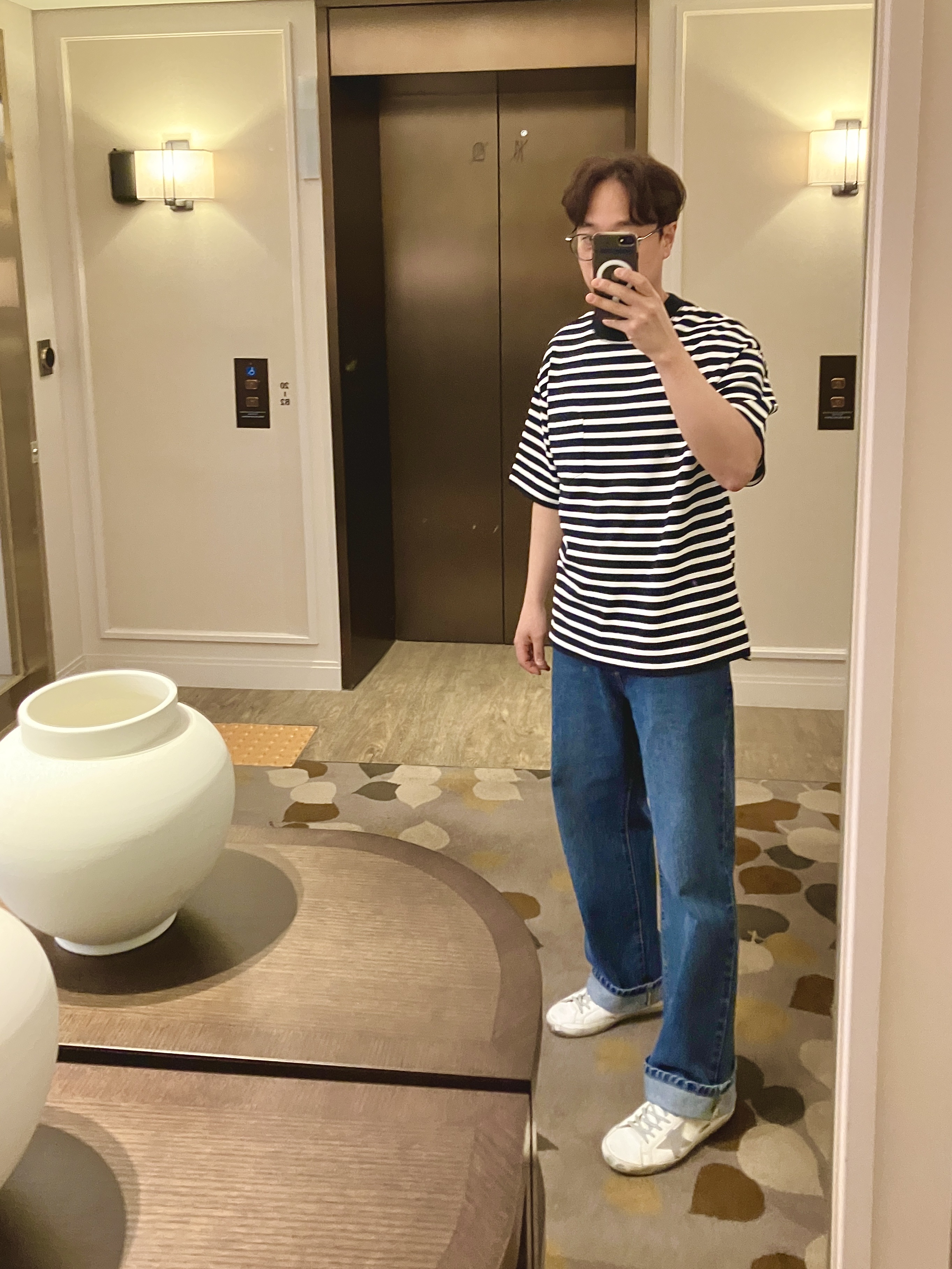 (W) Golden Goose Superstar White Silver Heel Tab Sneakers 착용 스타일 - 2