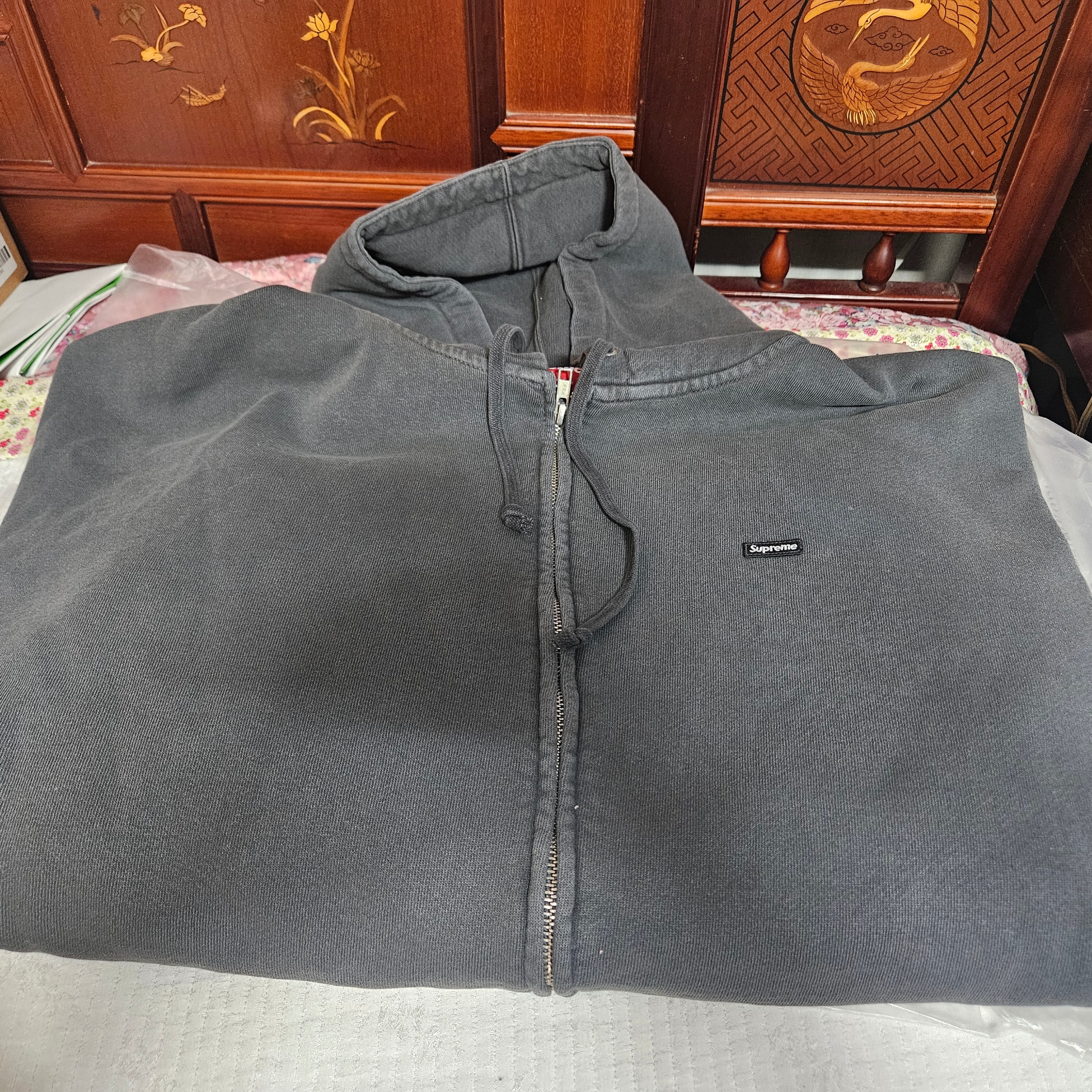 Supreme Overdyed Small Box Zip Up Hooded Sweatshirt Black - 24SS 착용 스타일