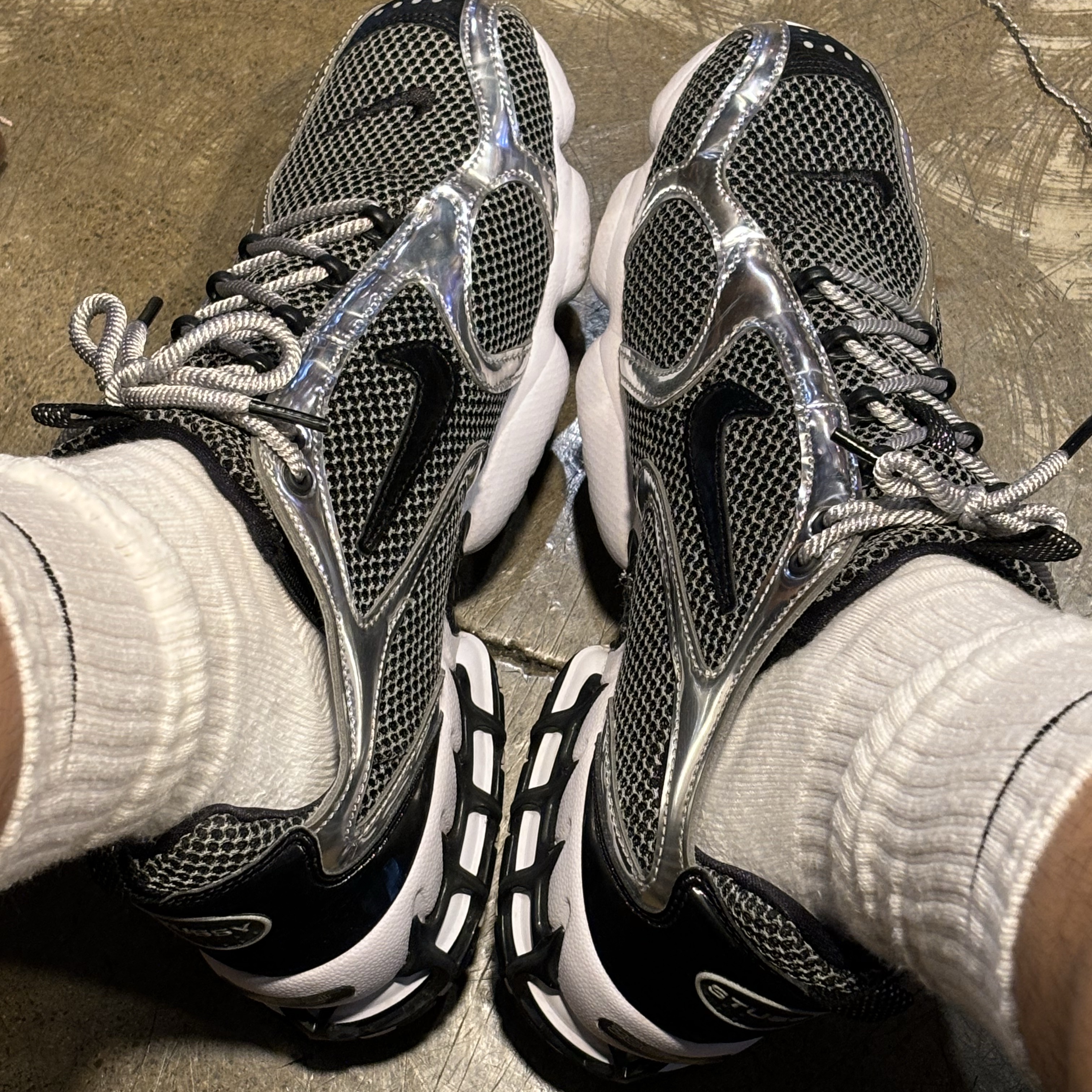 Nike x Stussy Air Zoom Spiridon Cage 2 Pure Platinum 착용 스타일
