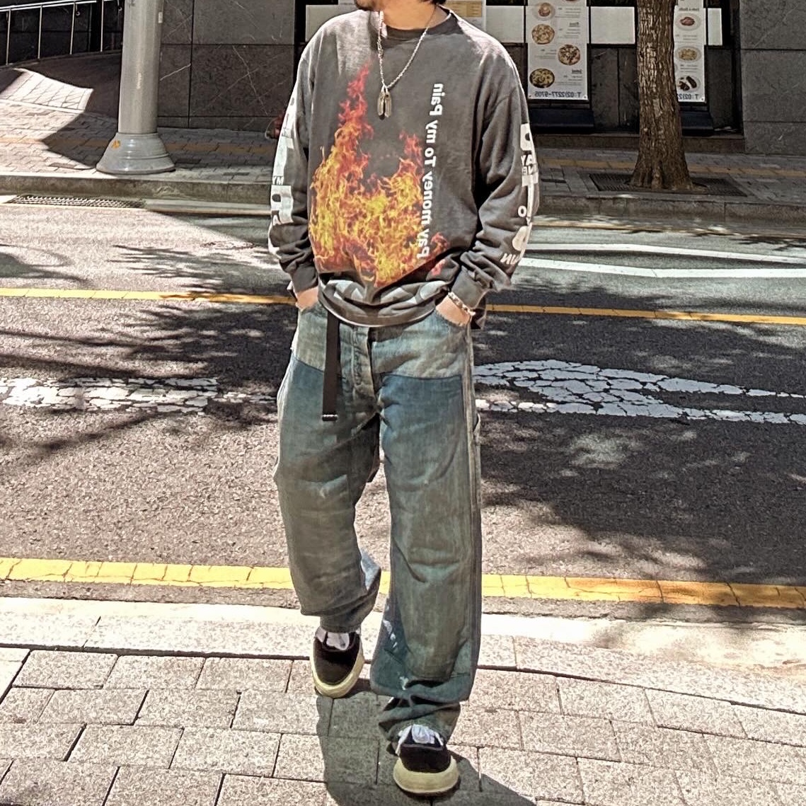 Saint Mxxxxxx Painter Pants Blue - 23AW, Maison Mihara Yasuhiro Baker OG Sole OD Canvas Low-top Sneakers Black 착용 스타일 - 2