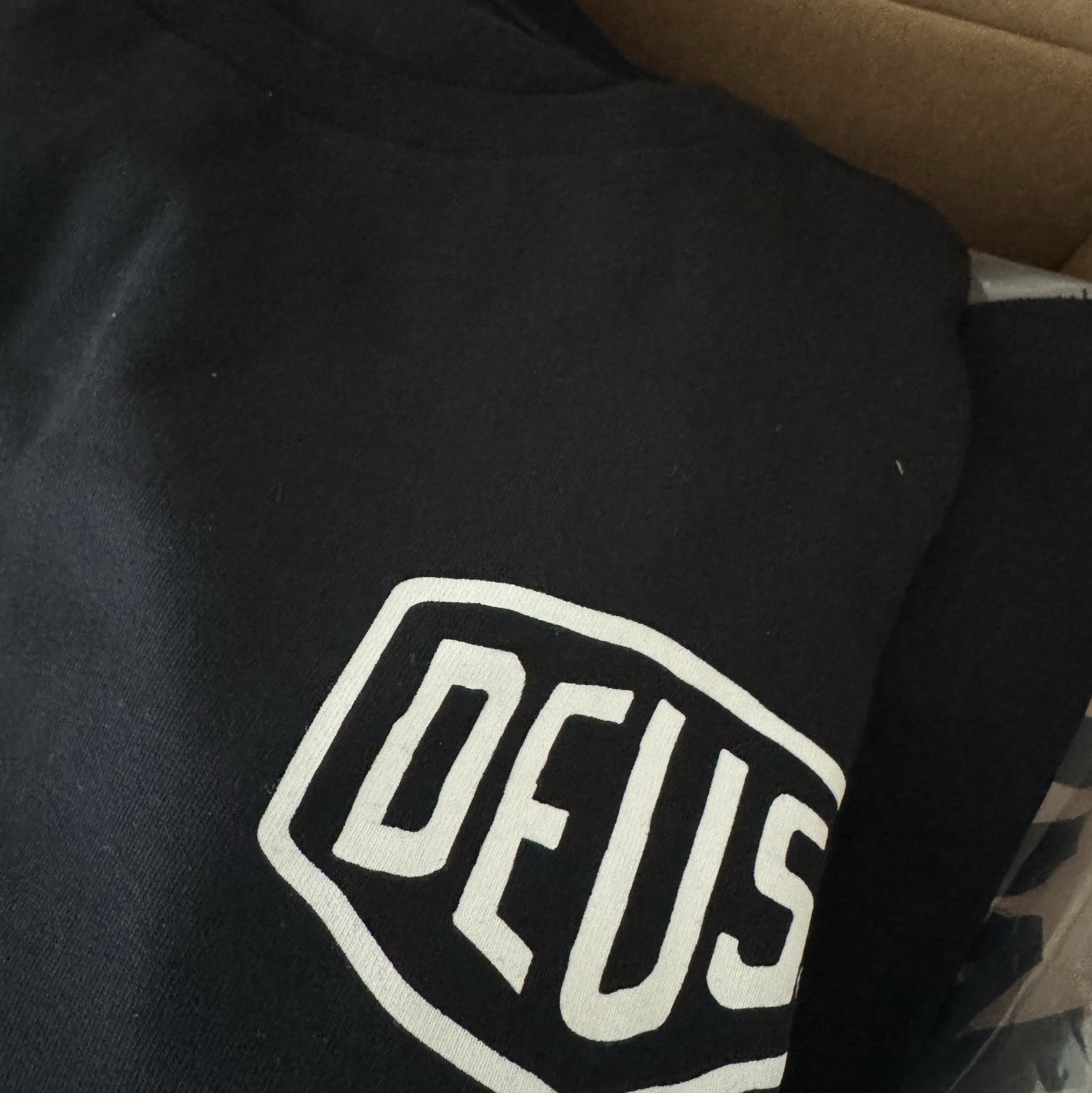Deus Ex Machina Seoul Address T-Shirt Black 착용 스타일