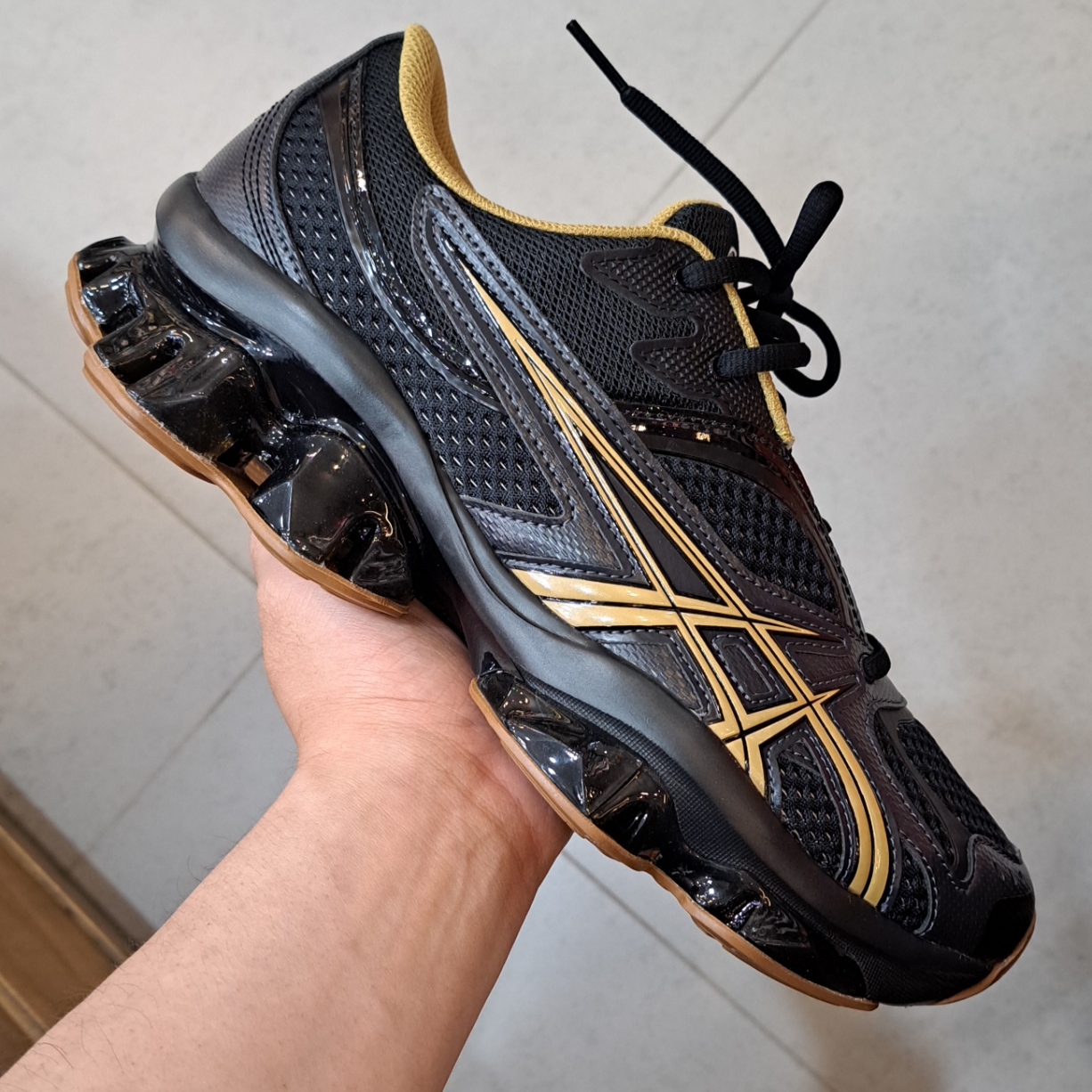 Asics x Kiko Kostadinov Gel-Quantum Zientzia Black Brown 착용 스타일 - 4
