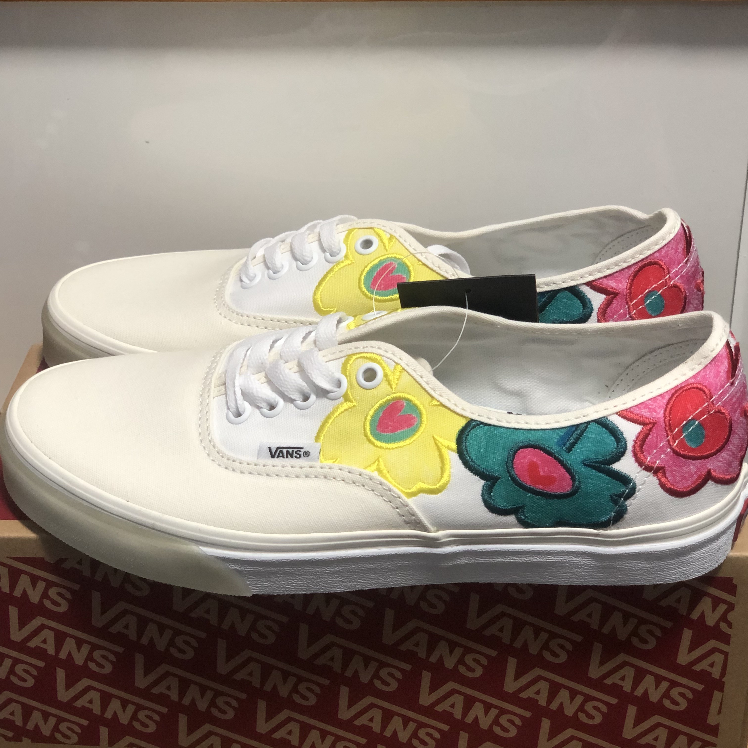 Vans x The Museum Visitor Authentic Marshmallow True White 착용 스타일