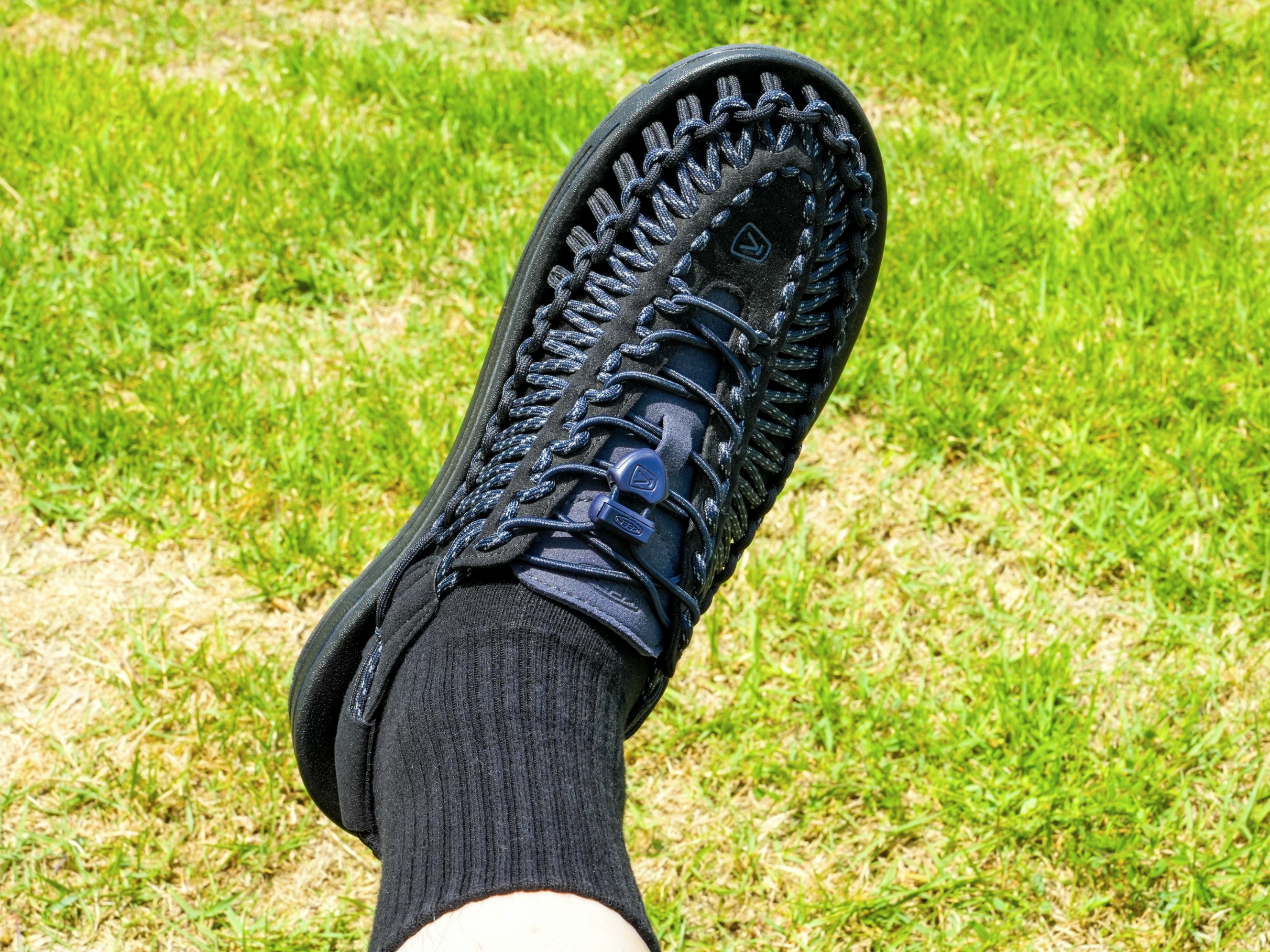 Keen x United Arrows Uneek Indigo Black 착용 스타일