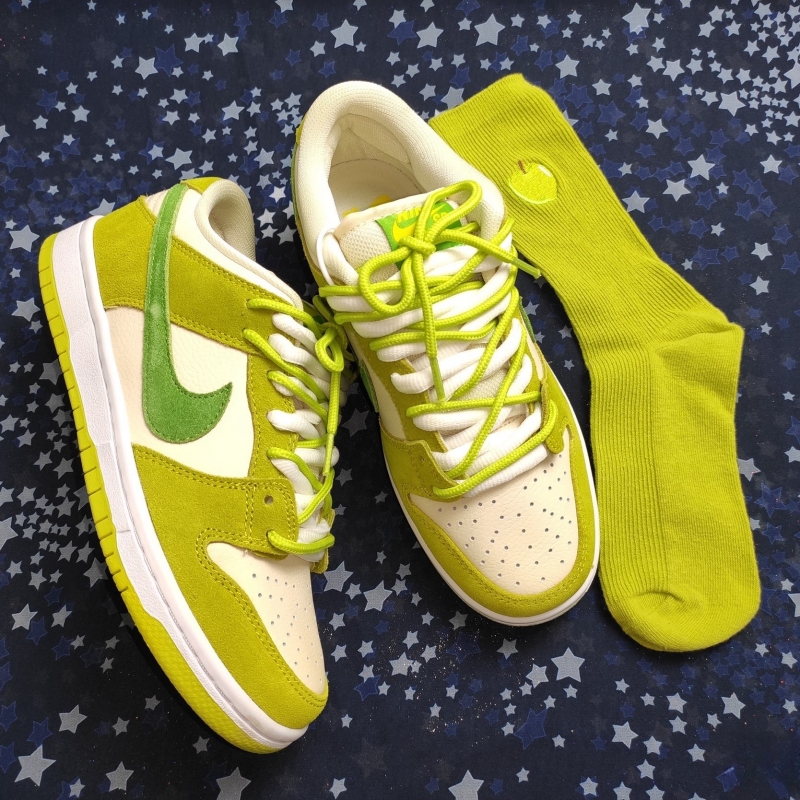 Nike SB Dunk Low Pro Sour Apple 착용 스타일